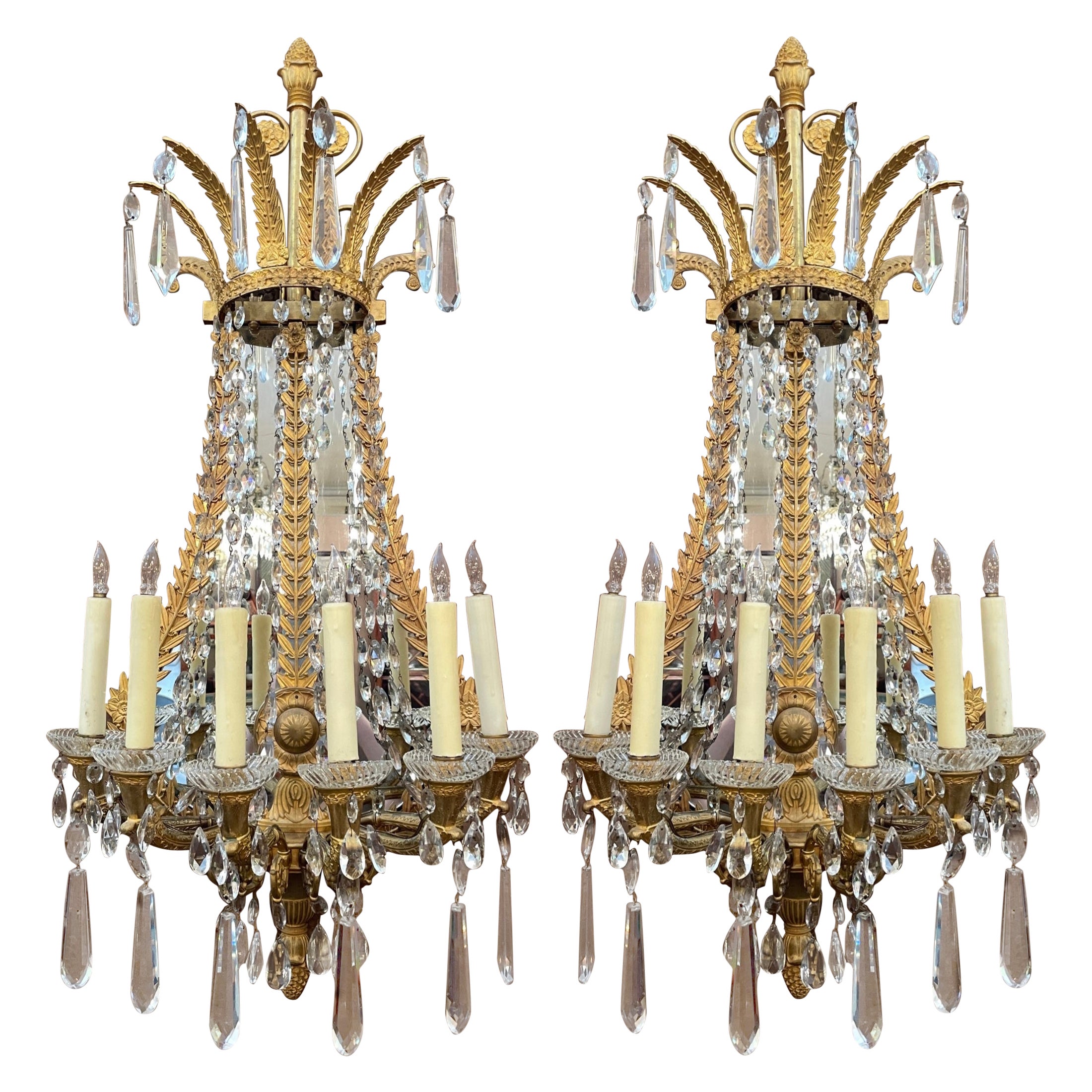 Paire d'appliques murales franaises anciennes de style Empire en bronze  D  et cristal, vers 1890.