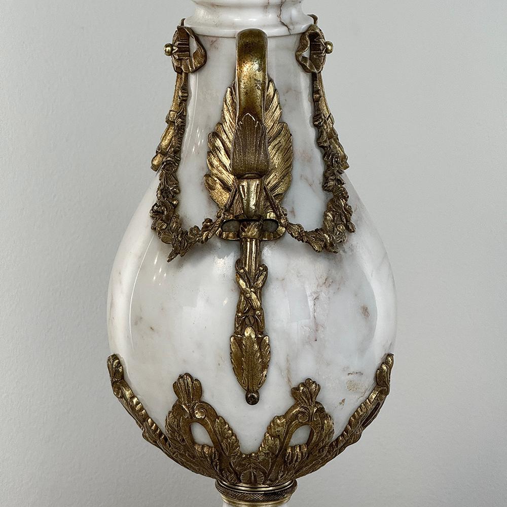 Par de Cassolettes de Mármol y Bronce del Imperio Antique French ~ Urnas de chimenea en venta 4