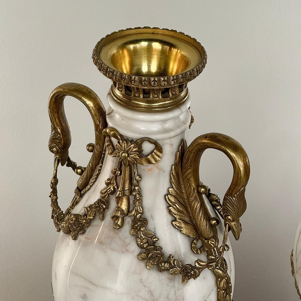 Par de Cassolettes de Mármol y Bronce del Imperio Antique French ~ Urnas de chimenea en venta 12