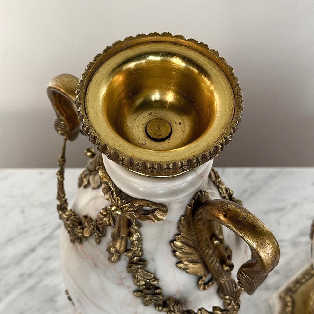 Par de Cassolettes de Mármol y Bronce del Imperio Antique French ~ Urnas de chimenea en venta 13