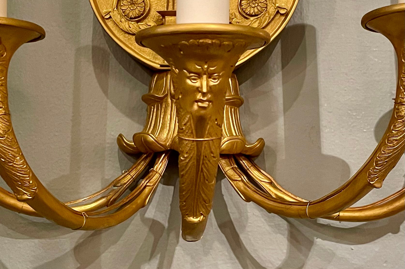 Pair Antique French Empire Gold Bronze Wall Sconces, Circa 1890. In Good Condition For Sale In New Orleans, LA
