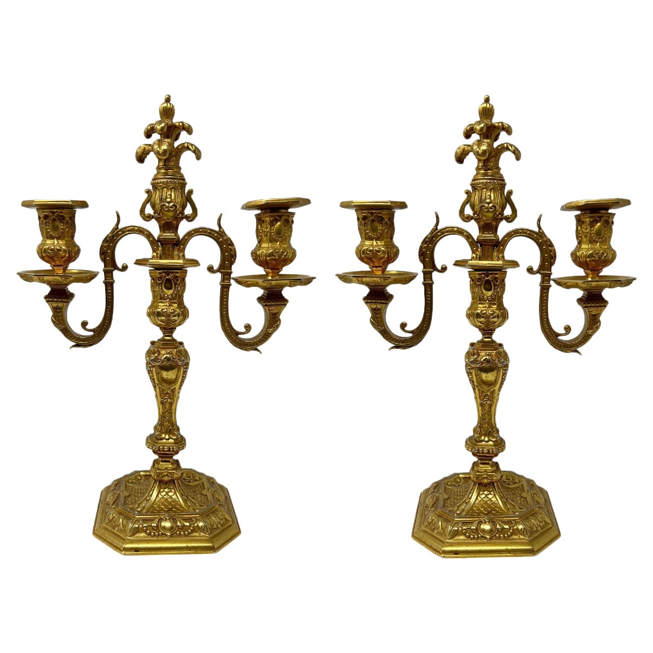 Pareja de Antiguos Candelabros Francois French Premier Bronce D'oré, Circa 1880.