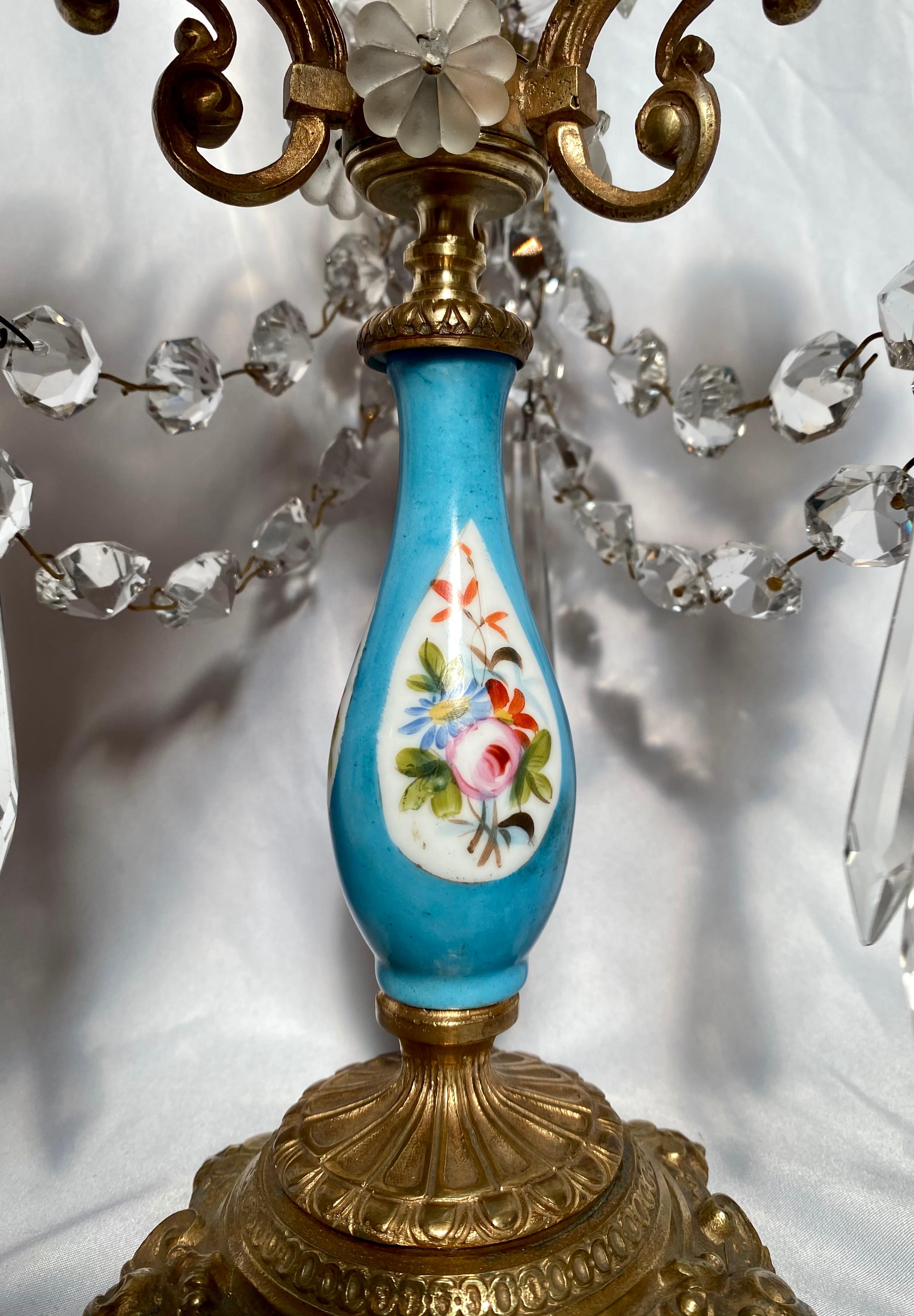 Paar antike französische Girondolles-Kristall- und „View Paris“-Porzellanstücke im Zustand „Gut“ im Angebot in New Orleans, LA