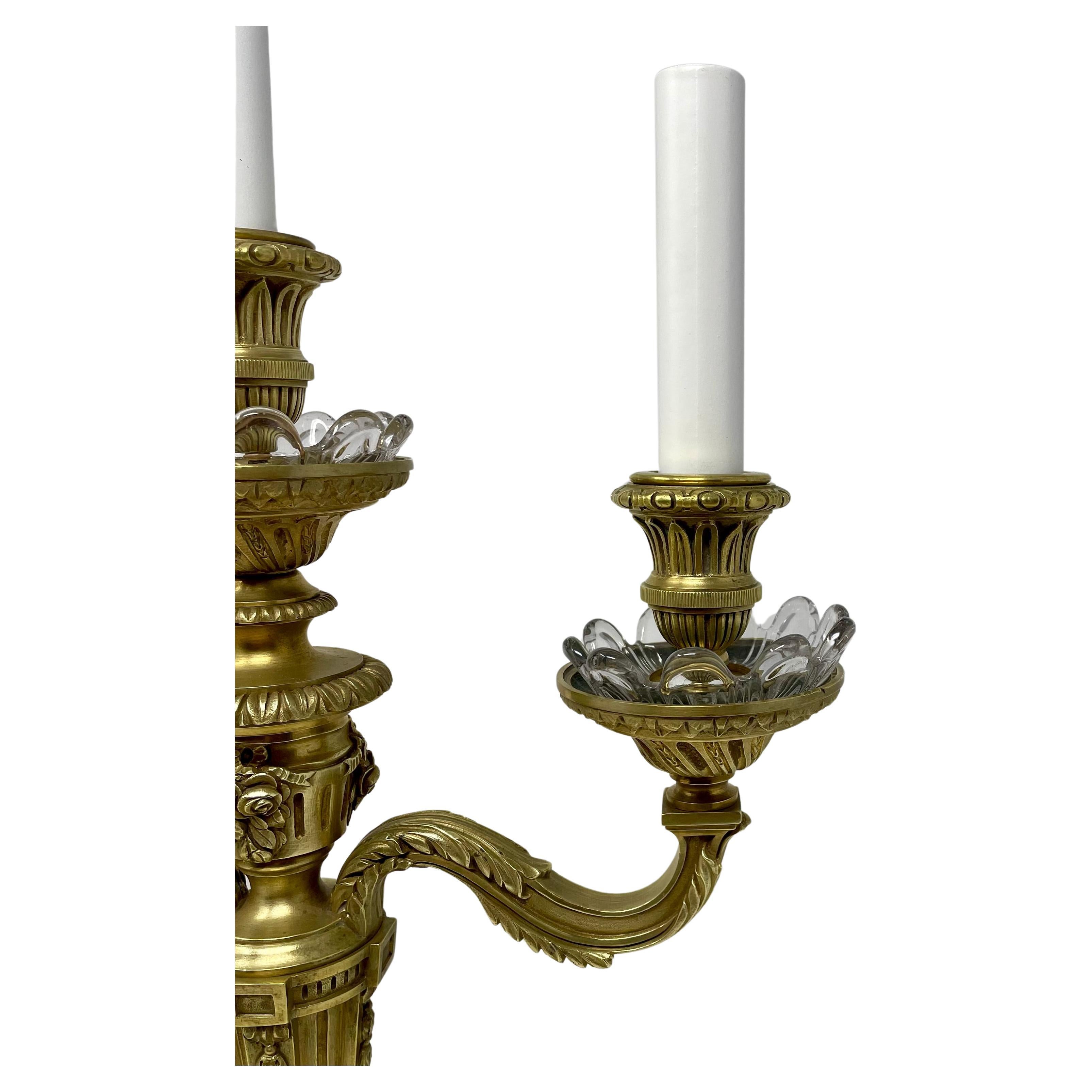 Bronze Paire de candélabres français anciens en or, bronze et cristal, vers 1885. en vente