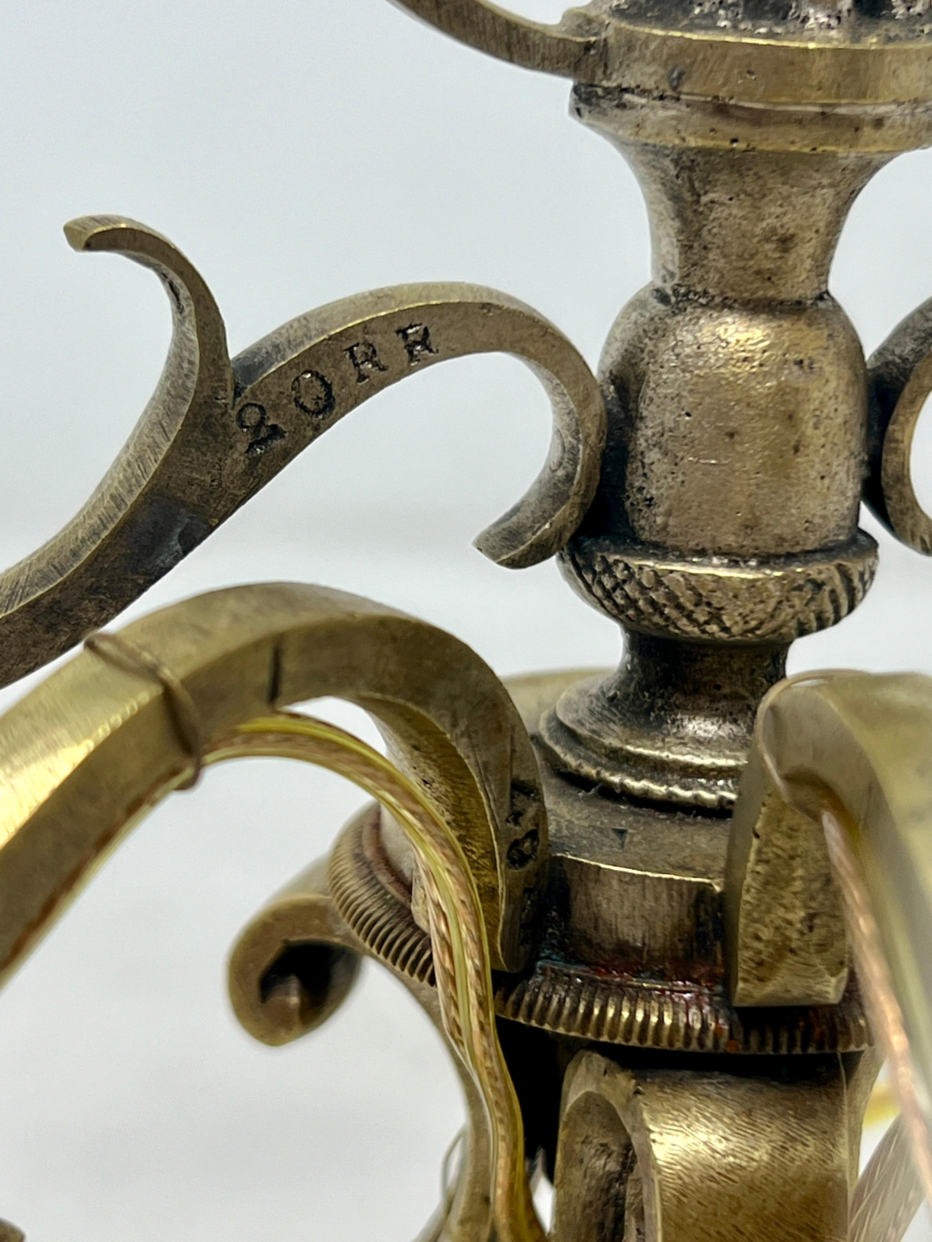 Paire de girandoles anciennes en bronze doré et cristal taillé, vers 1870-1880. Bon état - En vente à New Orleans, LA