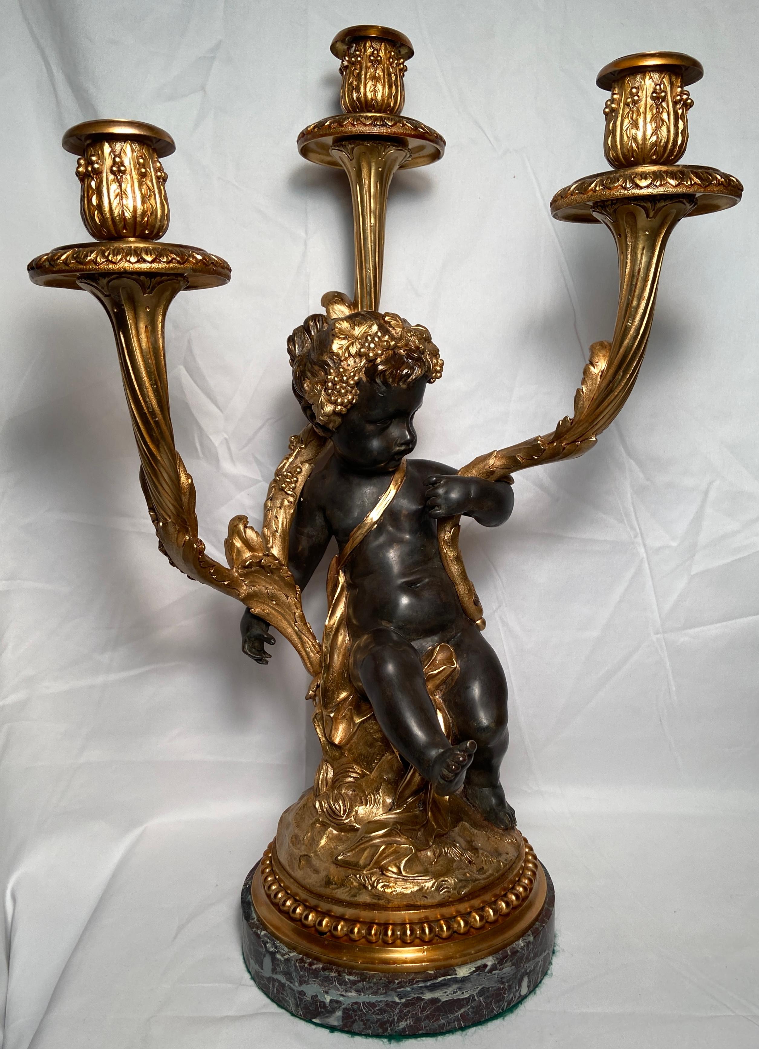 Français Paire de candélabres anciens français avec figurine de bacchanale en bronze doré, vers 1870-1880 en vente