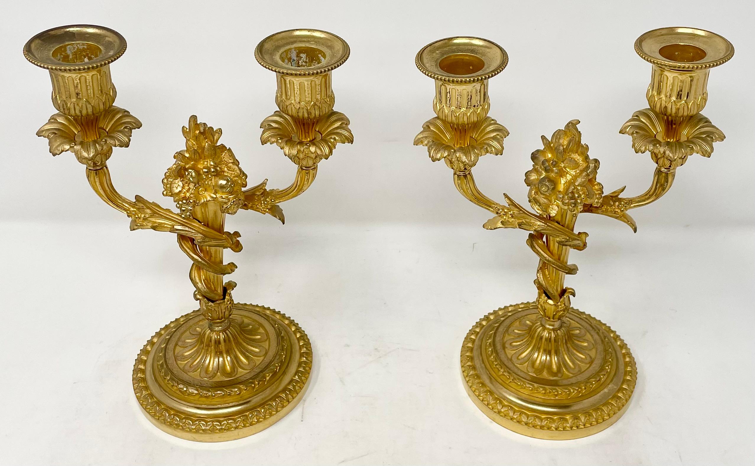 Francese Coppia di candelabri francesi in bronzo dorato, 1860-1870 circa. in vendita