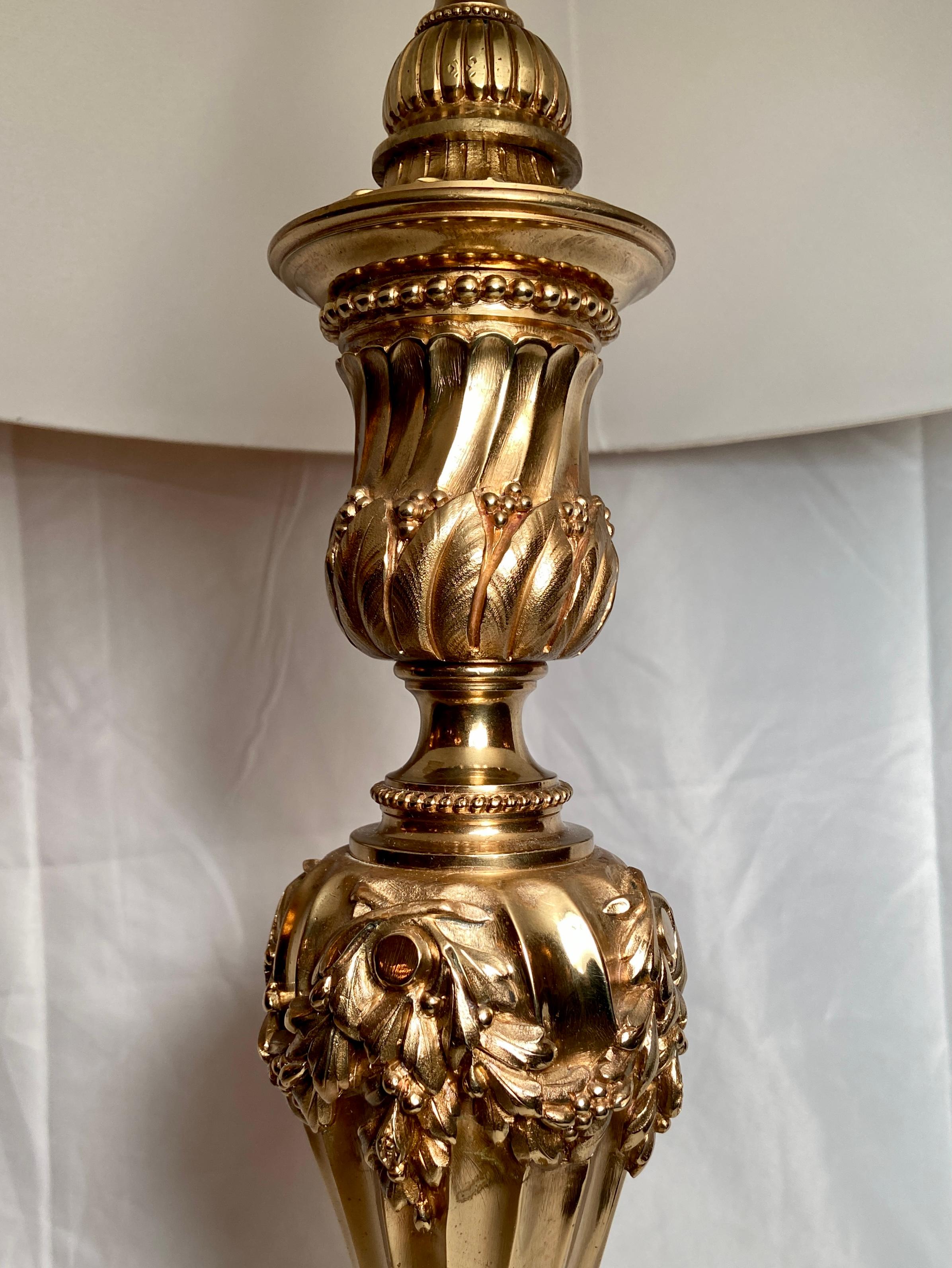 Pair Antique French Gold Bronze Lamps, Circa 1890 In Good Condition For Sale In New Orleans, LA