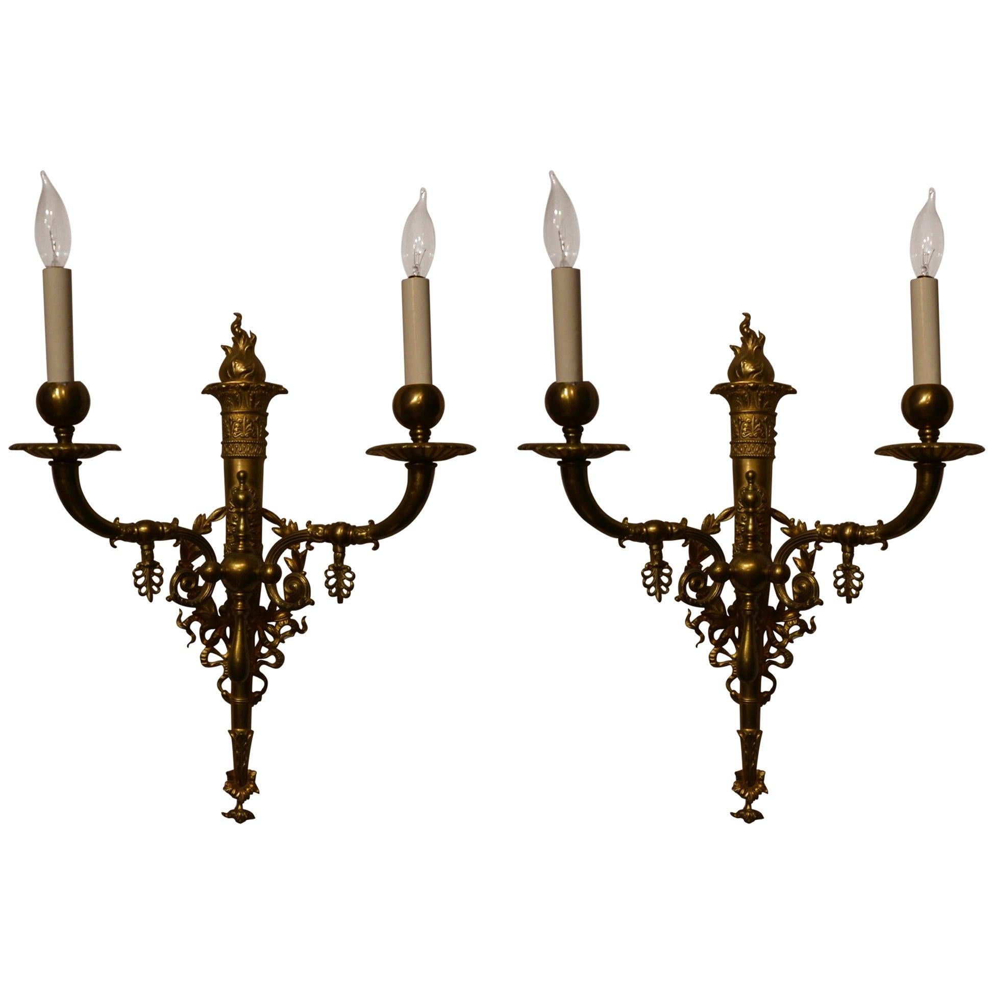 Français Paire d'appliques françaises en bronze doré de la période de Charles X en vente