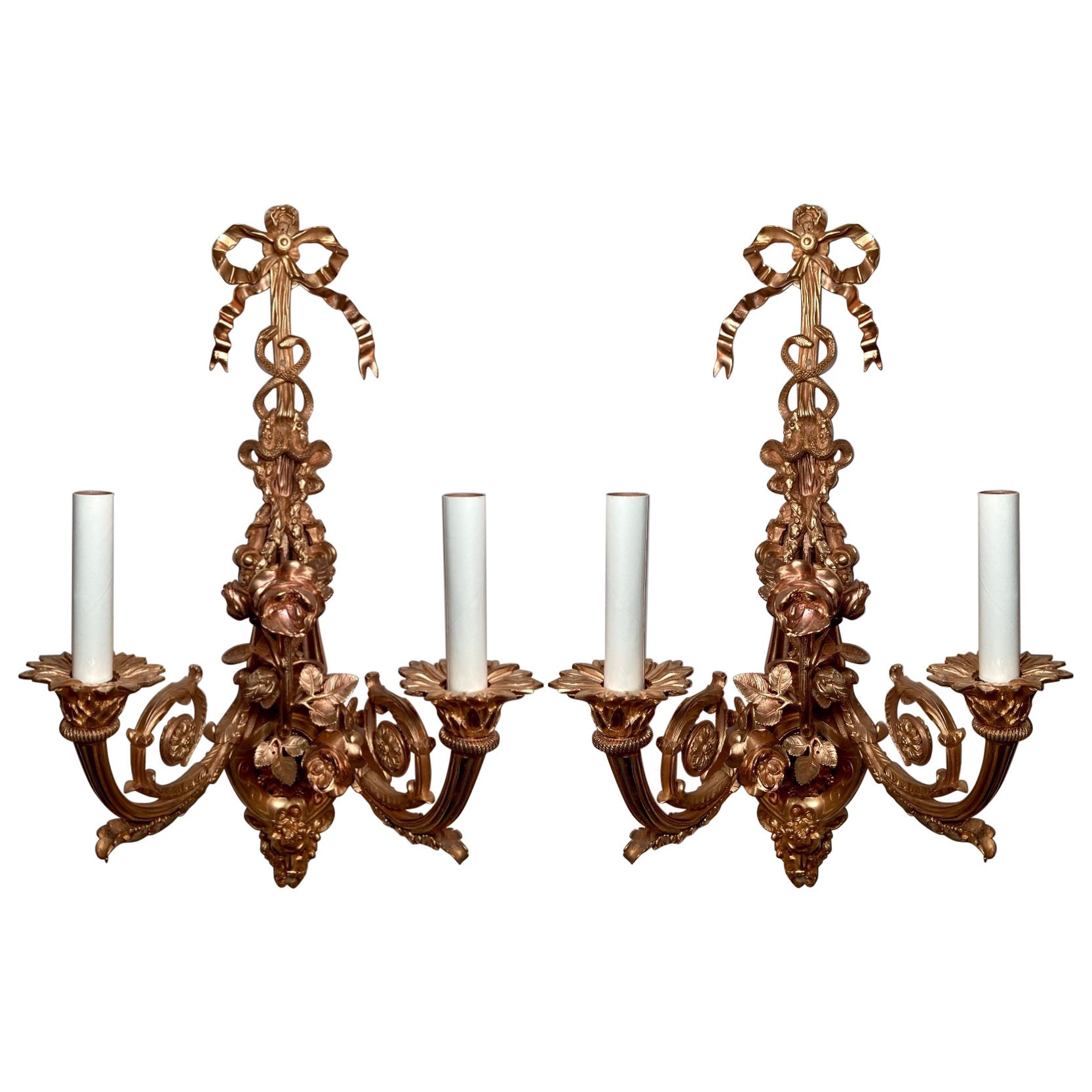 Coppia di antiche lampade da parete francesi in bronzo "oro miele", circa 1860-1870