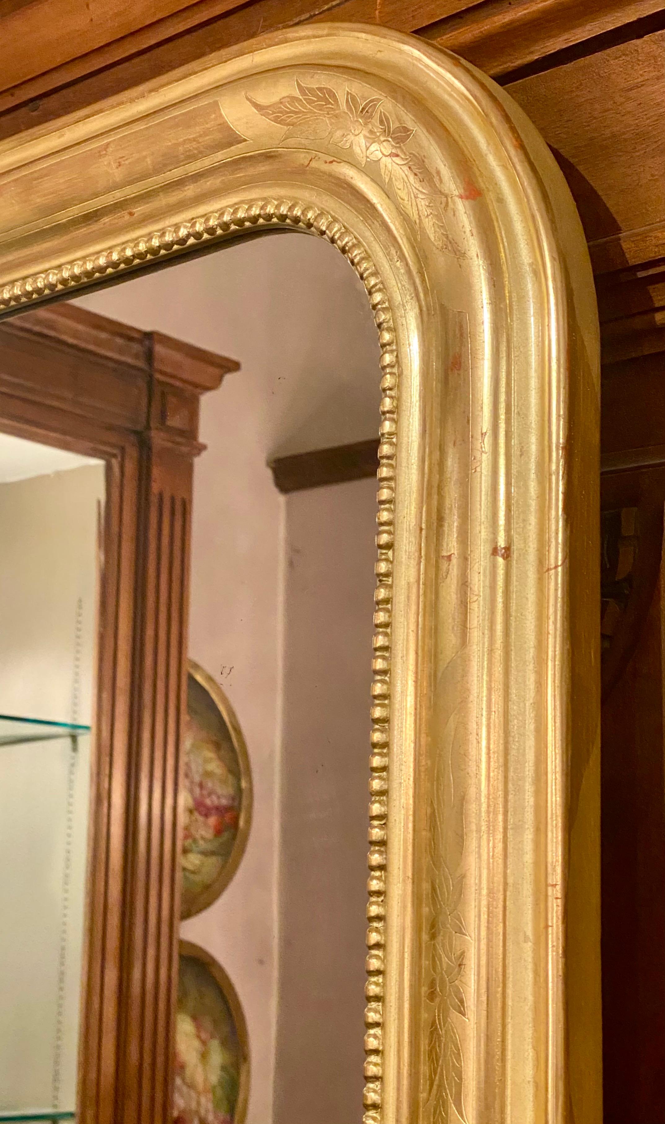 Pair of antique French Louis Philippe gold leaf mirrors, circa 1890.
MIR233.