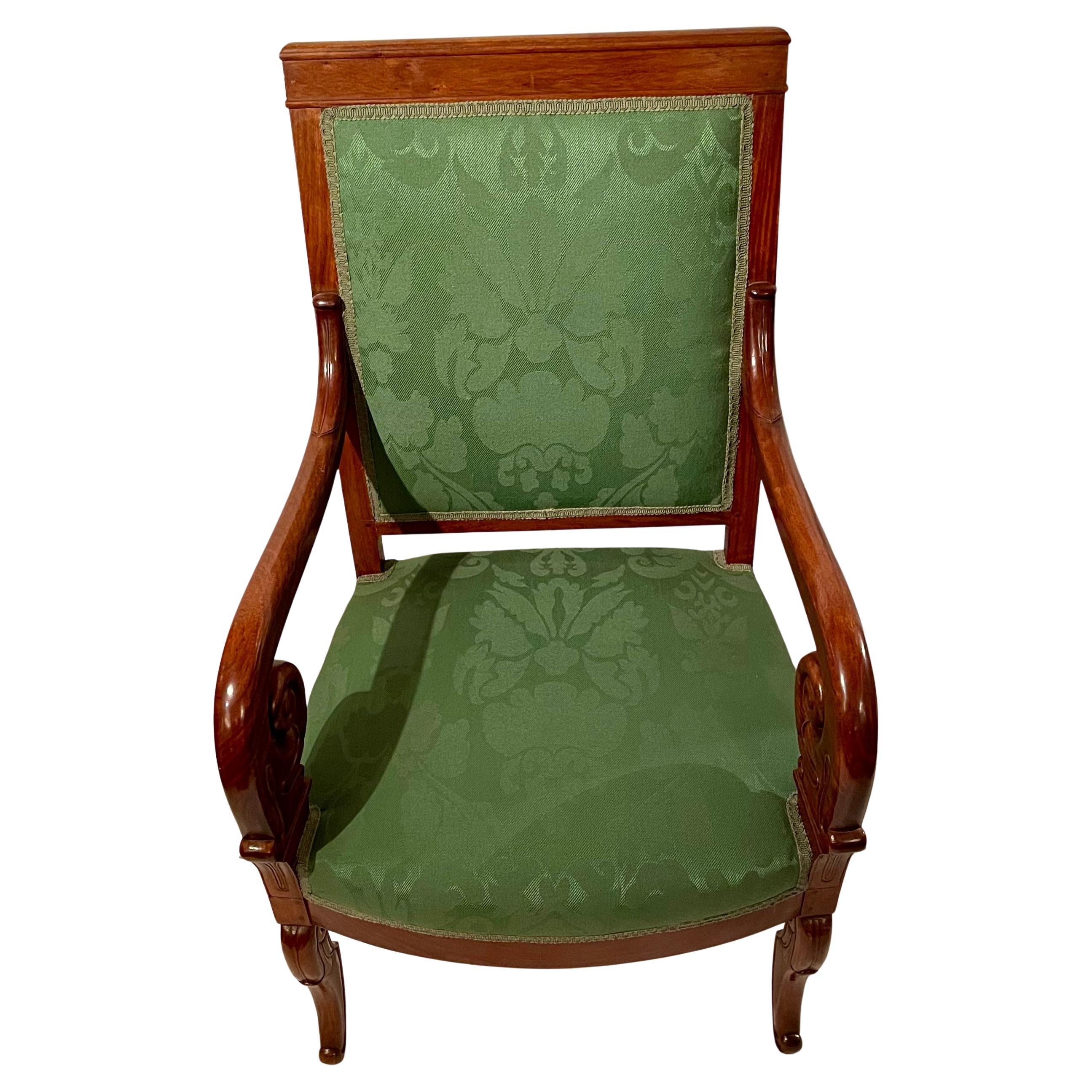 Paire de fauteuils et poufs français anciens Louis Philippe en acajou, vers les années 1890 Bon état - En vente à New Orleans, LA