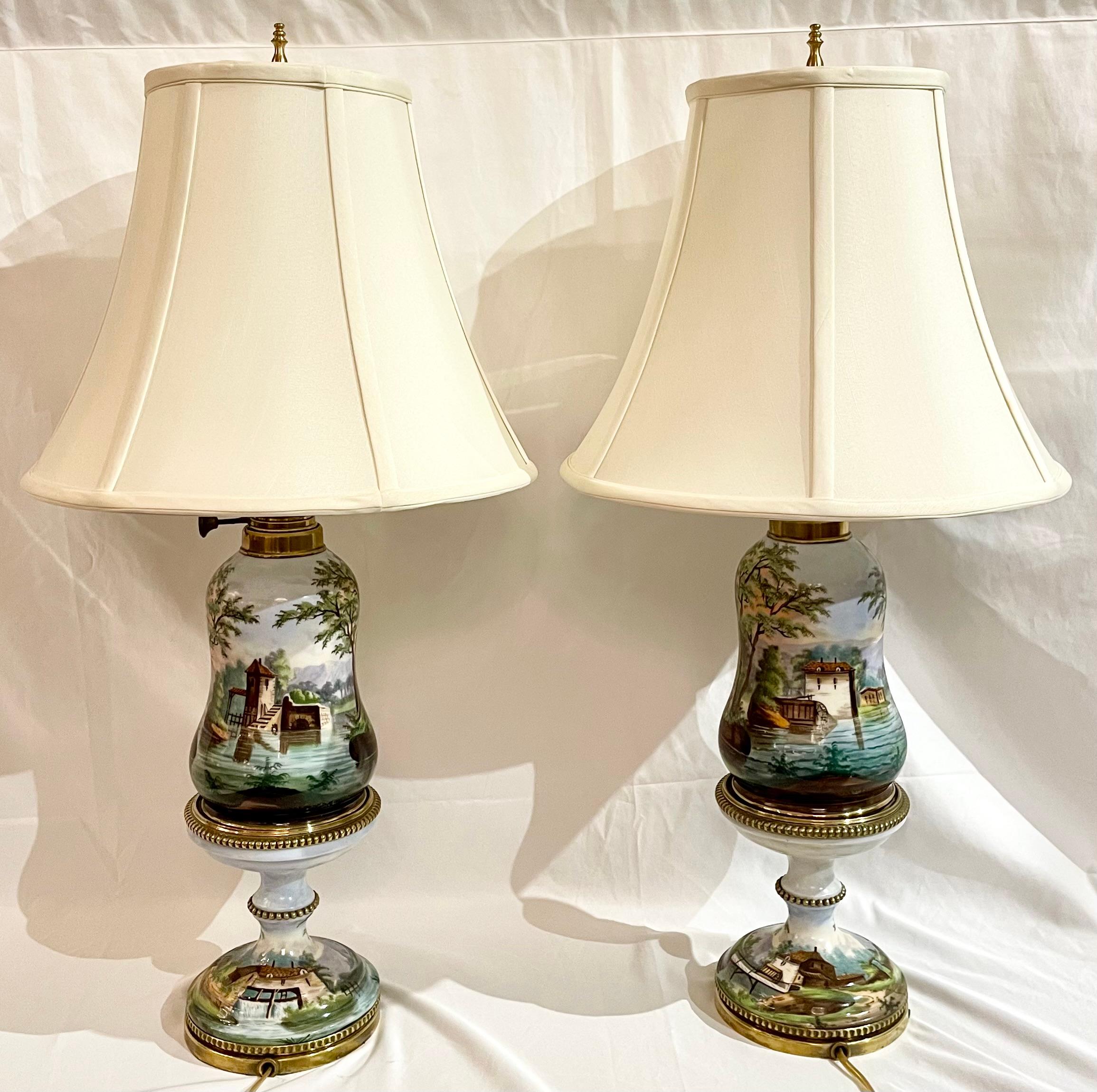 XIXe siècle Paire de lampes anciennes en porcelaine Louis Philippe 