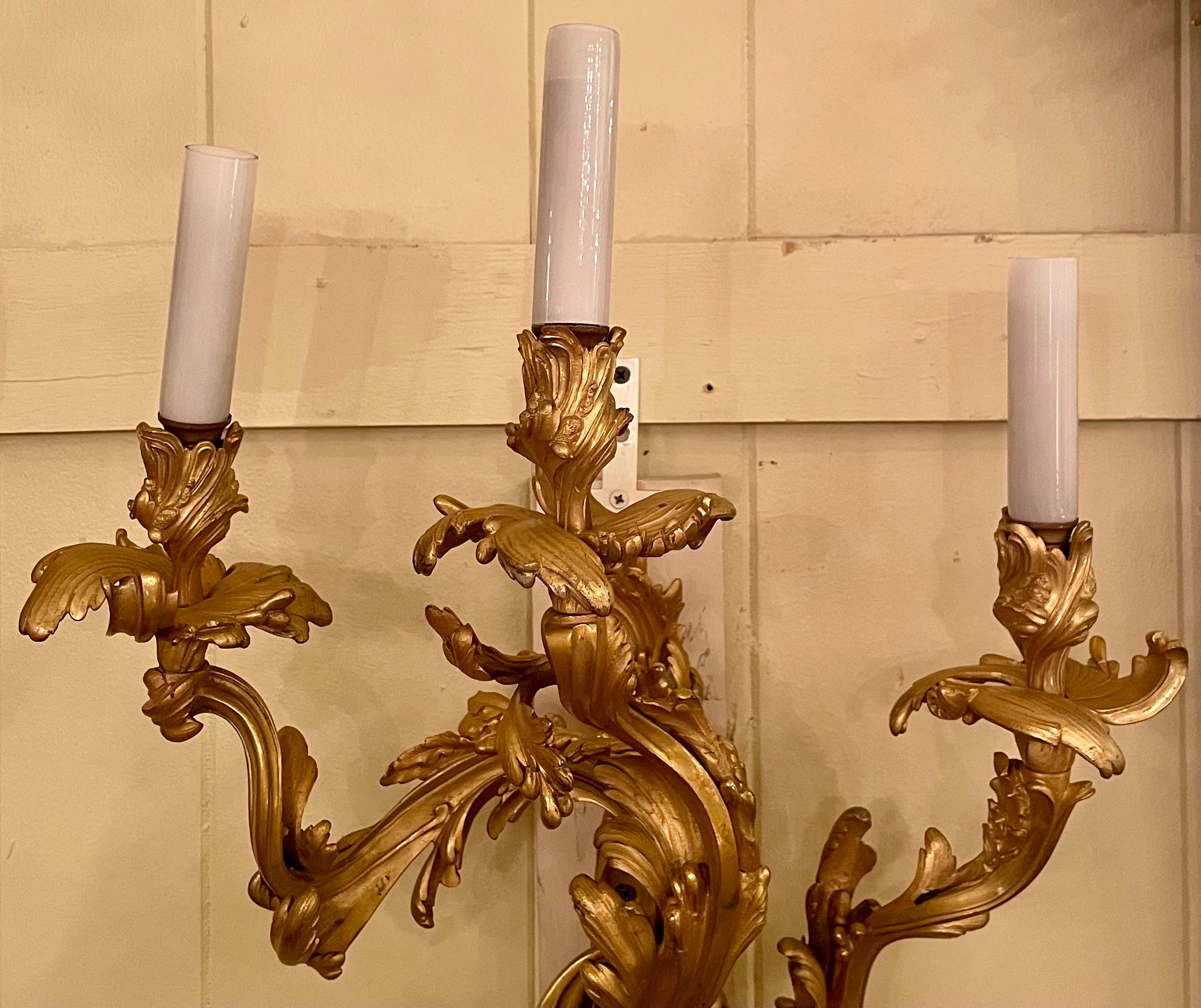 Paire d'appliques murales d'Oré en bronze de style Louis XV, vers 1890. en vente 2