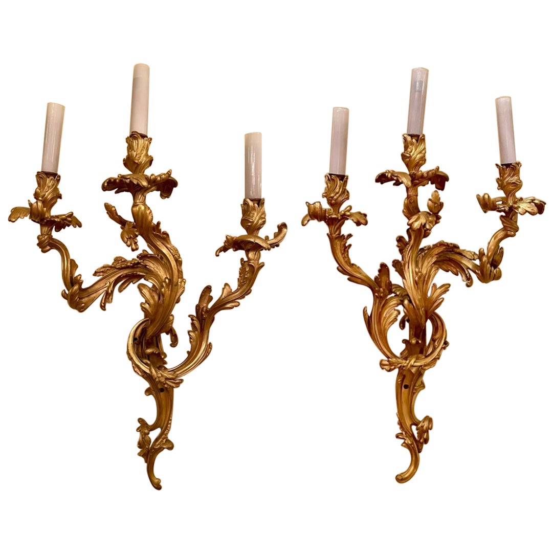 Paire d'appliques murales d'Oré en bronze de style Louis XV, vers 1890.