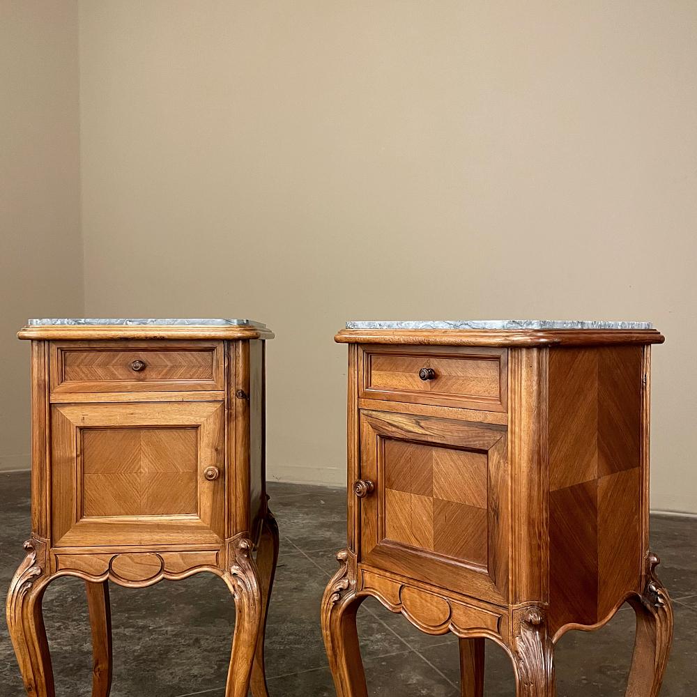 Pair Antique French Louis XV Walnut Marble Top Nightstands For Sale 4