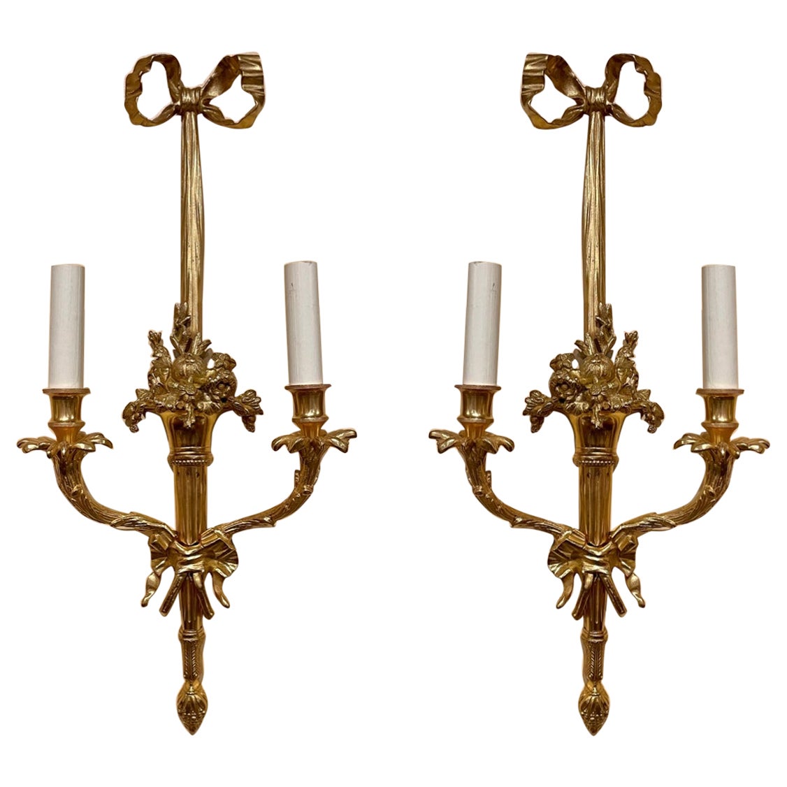 Coppia di antiche lampade da parete a 2 luci in bronzo Luigi XVI, circa 1900