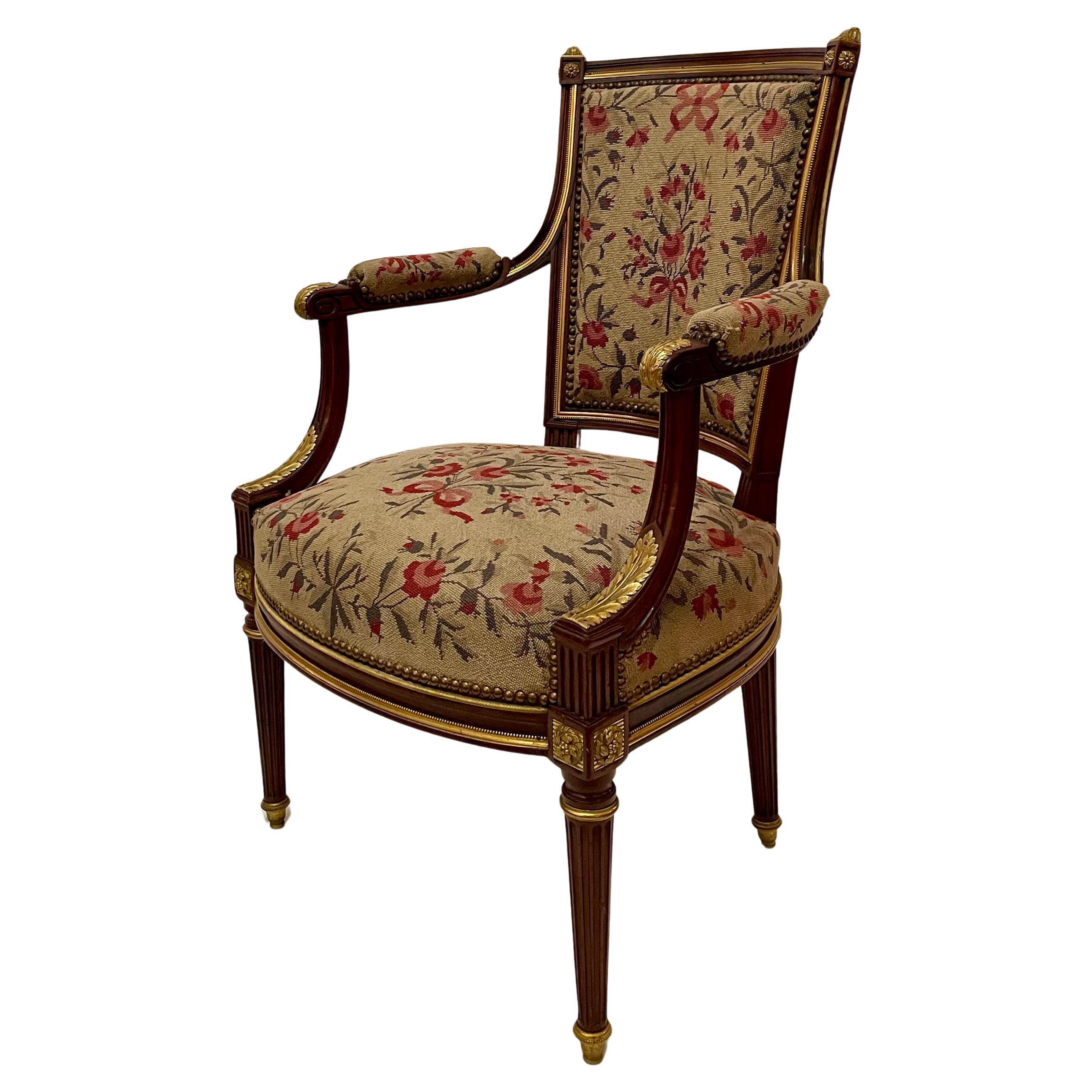 Bronzo Coppia di poltrone francesi Luigi XVI con montatura in bronzo, CIRCA 1890. in vendita