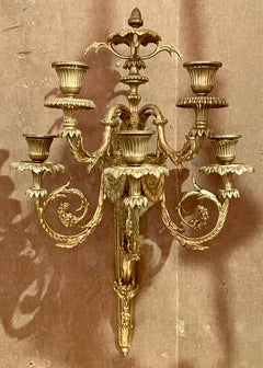 Pareja de Apliques Antiguos Franceses Luis XVI de Bronce D'Ore, Circa 1880.