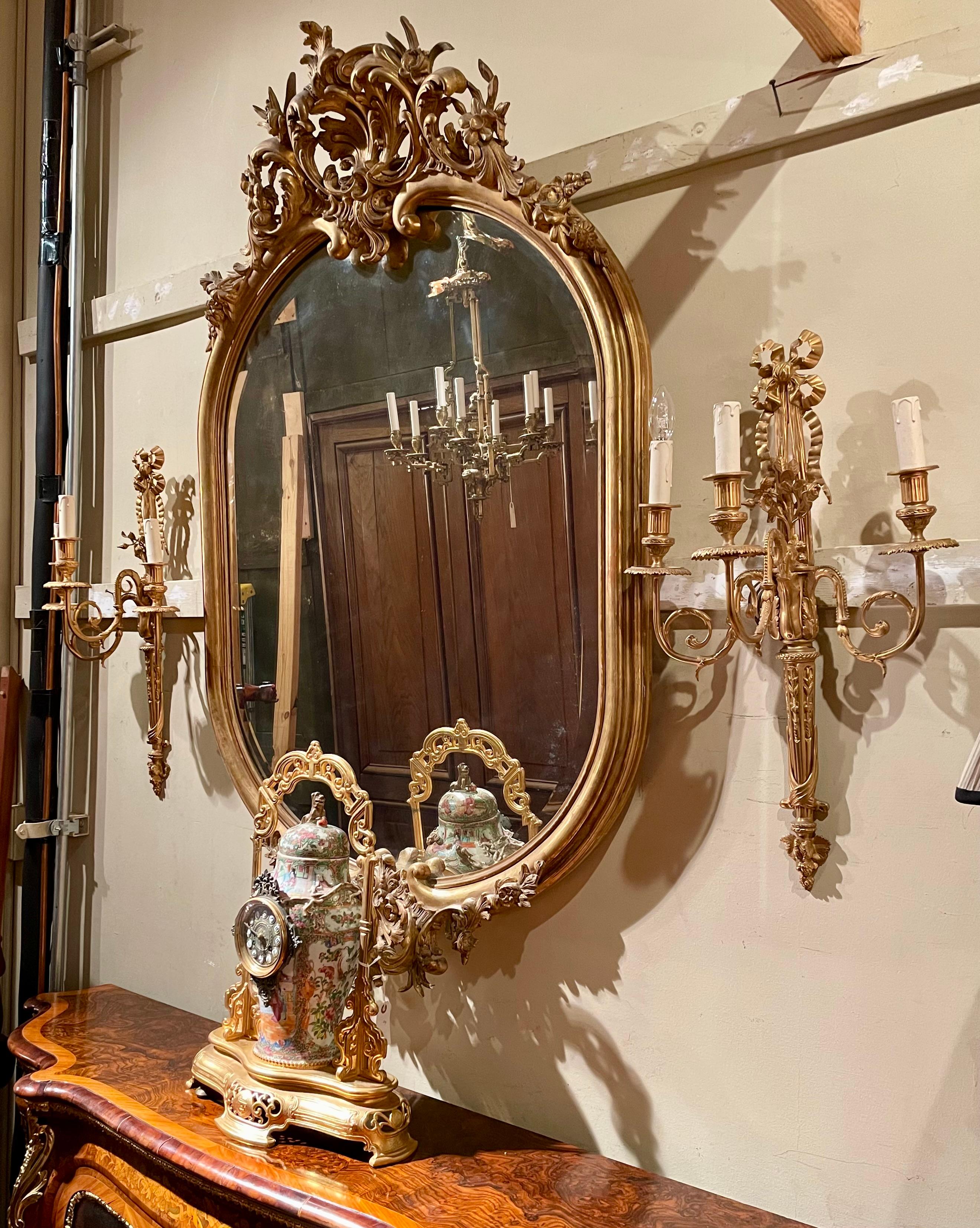 Coppia di antiche lampade da parete in bronzo Luigi XVI, CIRCA 1890. in vendita 4