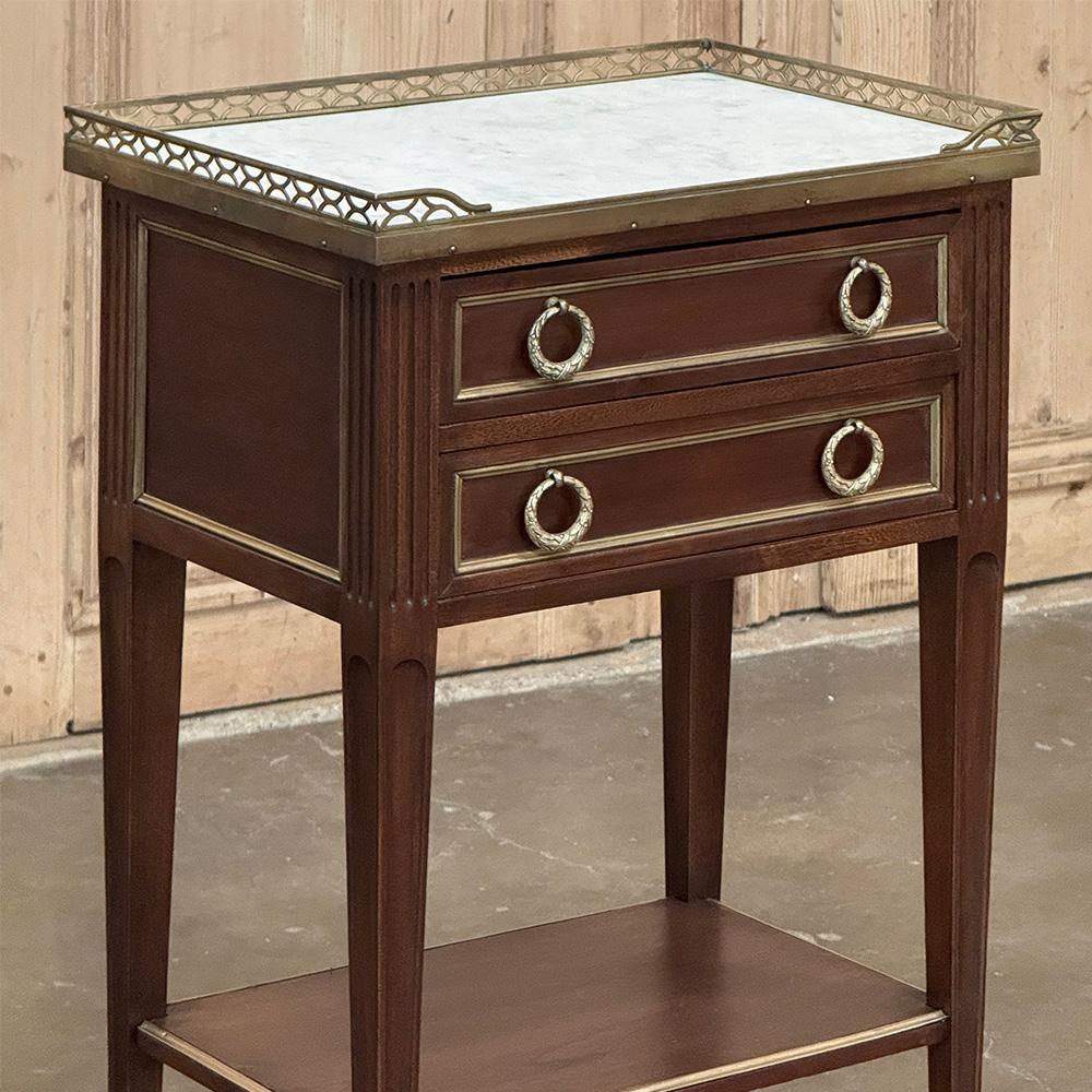 Paire d'anciennes tables d'appoint néoclassiques Louis XVI françaises avec marbre de Carrare en vente 4