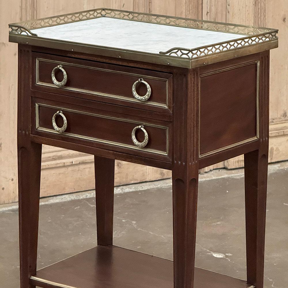 Paire d'anciennes tables d'appoint néoclassiques Louis XVI françaises avec marbre de Carrare en vente 6