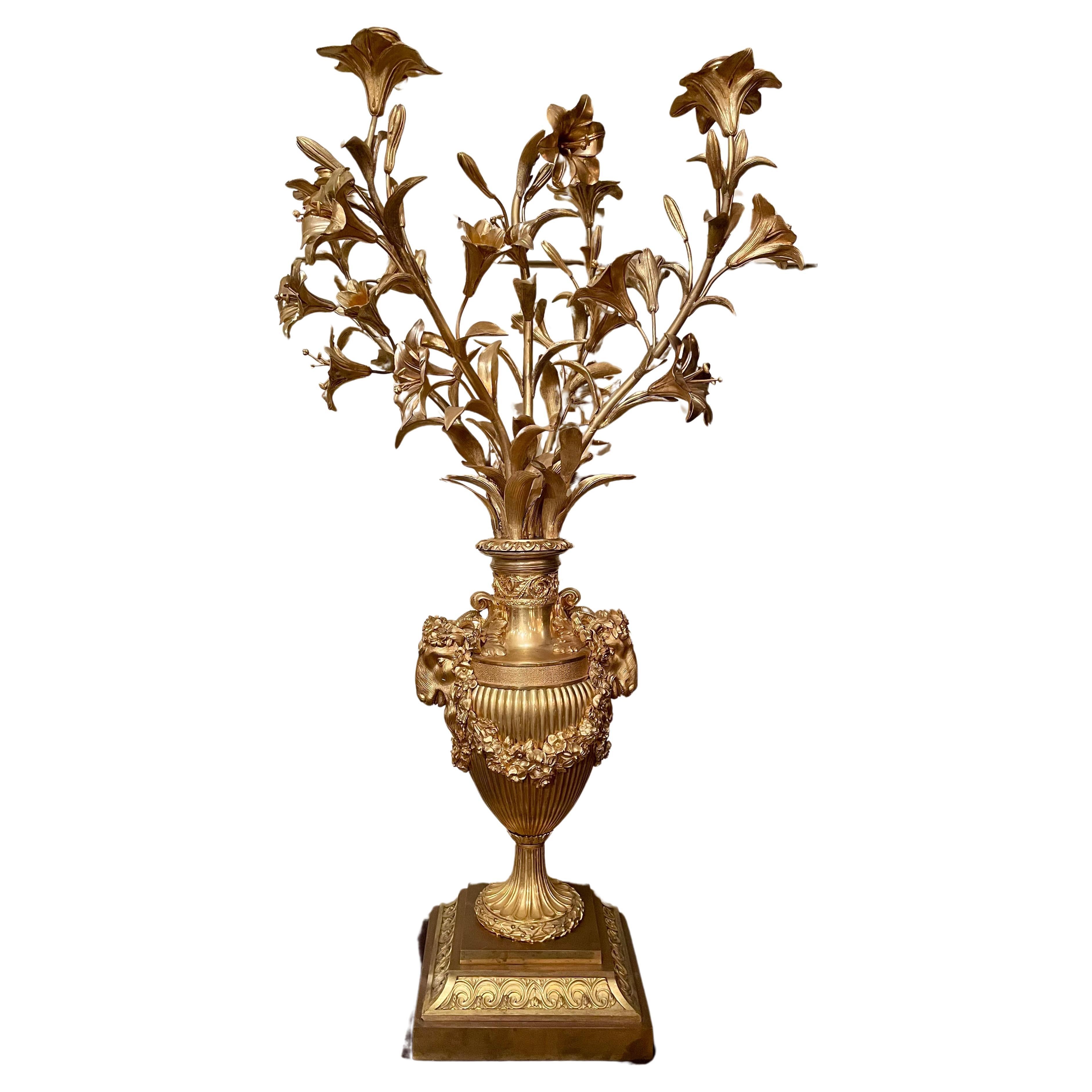 Coppia di antichi candelabri francesi in stile Luigi XVI, circa 1840.