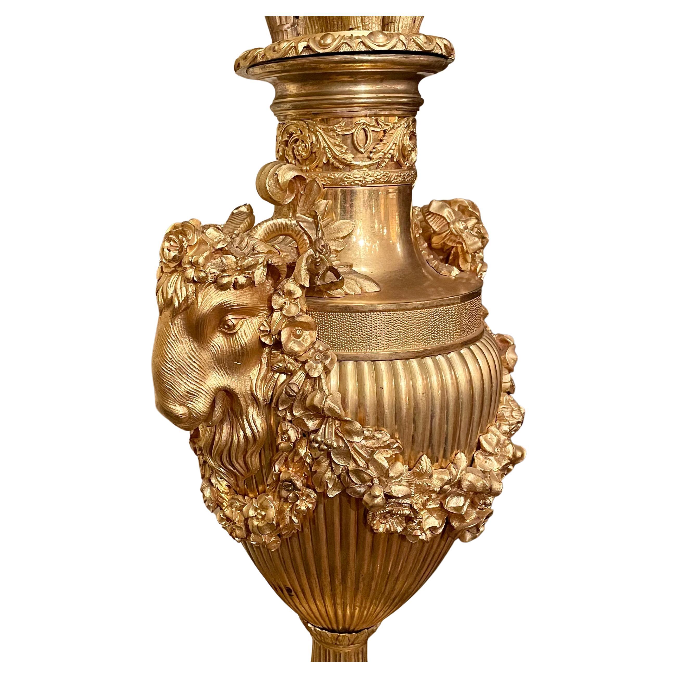 XIX secolo Coppia di candelabri antichi francesi in stile Luigi XVI, circa 1840. in vendita