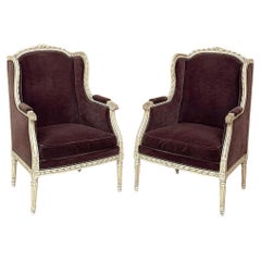 Paire de bergères françaises anciennes peintes de style Louis XVI