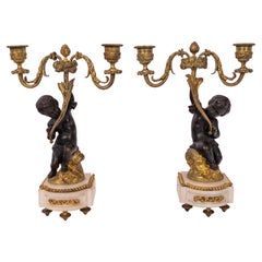 Paire de candélabres Putti français anciens de style Louis XVI en bronze doré et marbre, 1870