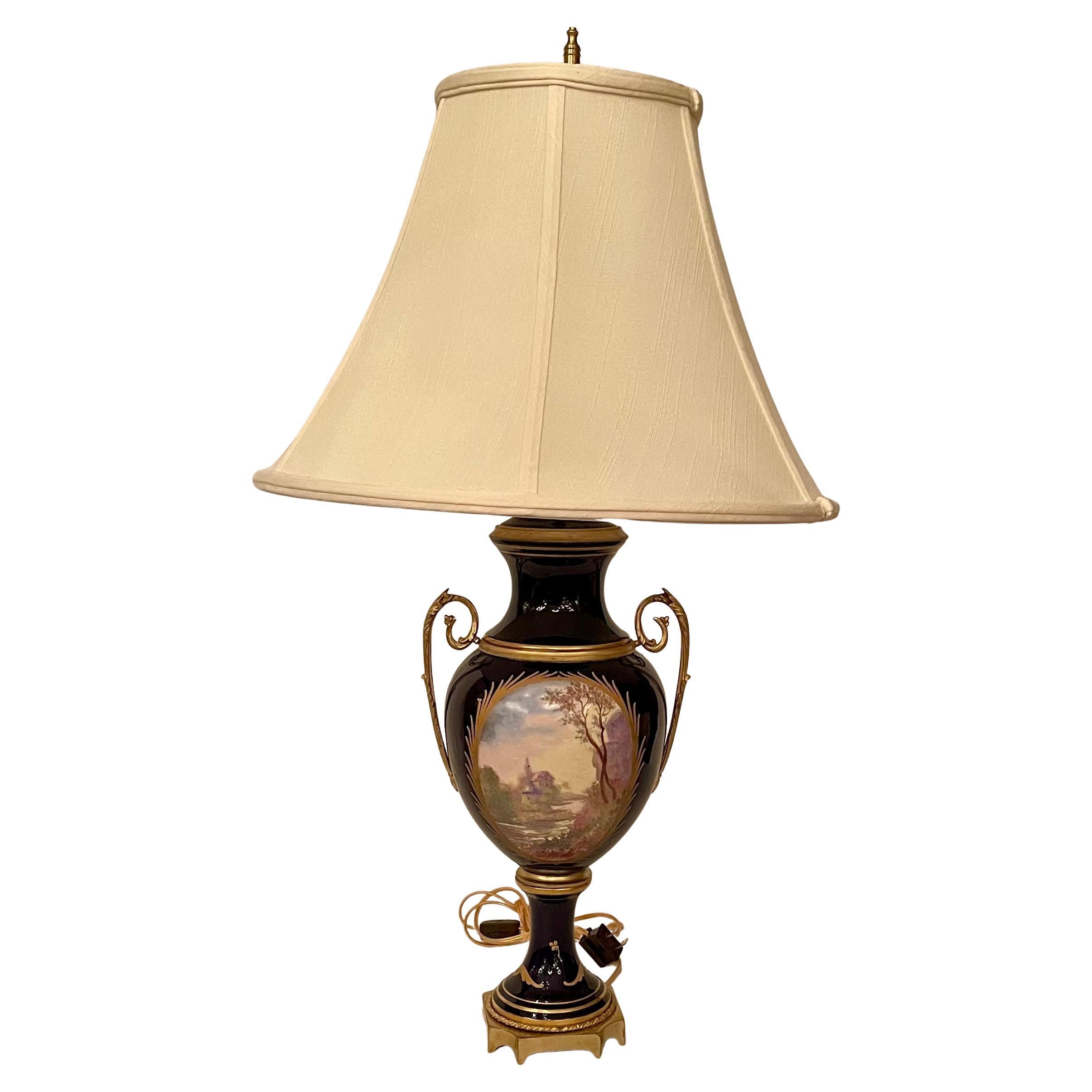 Paire de lampes anciennes en porcelaine de Sèvres et bronze doré Napoléon III Circa 1890 en vente 2