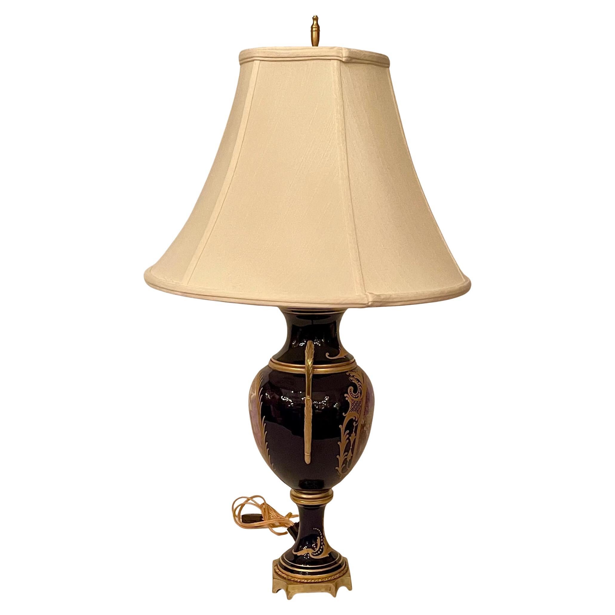 Paire de lampes anciennes en porcelaine de Sèvres et bronze doré Napoléon III Circa 1890 en vente 3