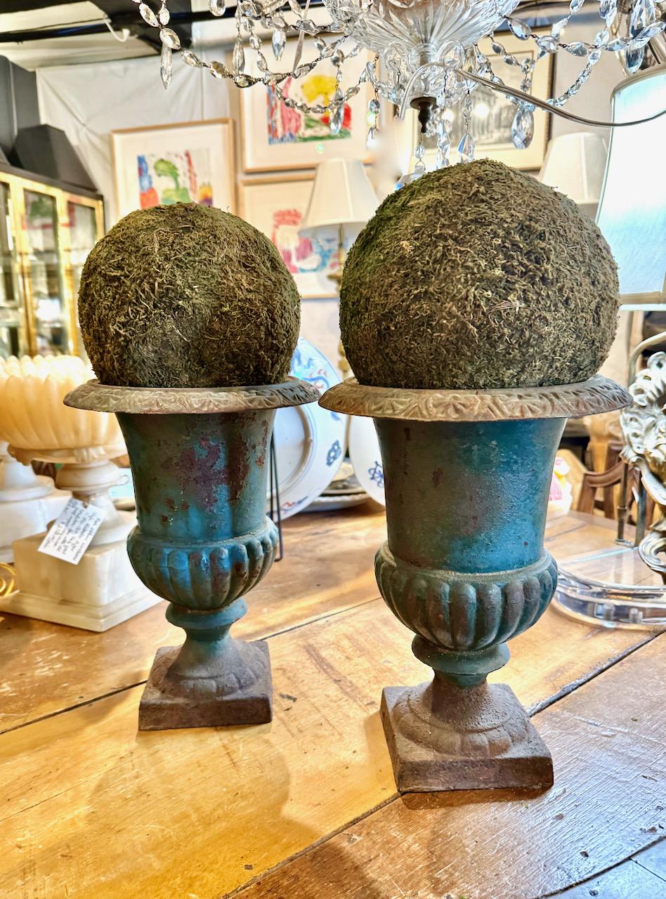 Pair Antique French Neoclassical Cast Iron Urns In Good Condition For Sale In Pasadena, CA