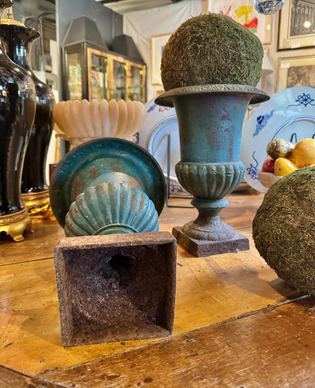 Pair Antique French Neoclassical Cast Iron Urns For Sale 2
