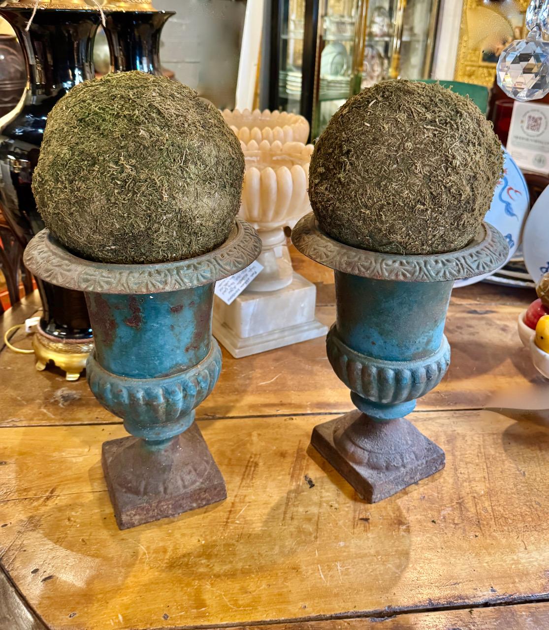 Pair Antique French Neoclassical Cast Iron Urns For Sale 4