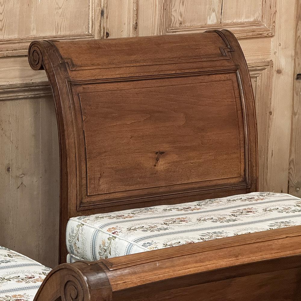 Par de Camas de Día Neoclásicas Antique French ~ Chaise Lounges en venta 9