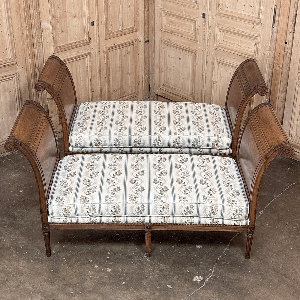 Par de Camas de Día Neoclásicas Antique French ~ Chaise Lounges en venta 11