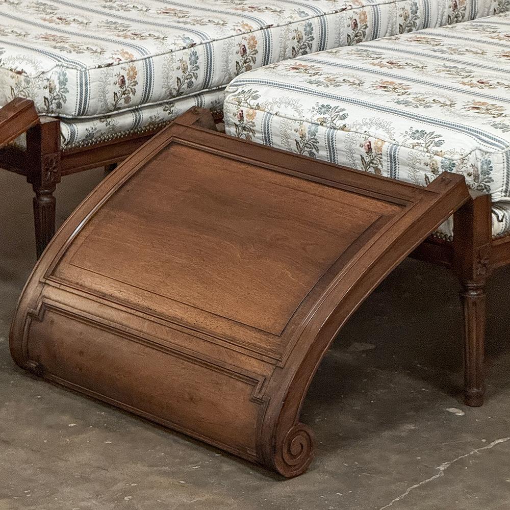 Par de Camas de Día Neoclásicas Antique French ~ Chaise Lounges siglo XX en venta