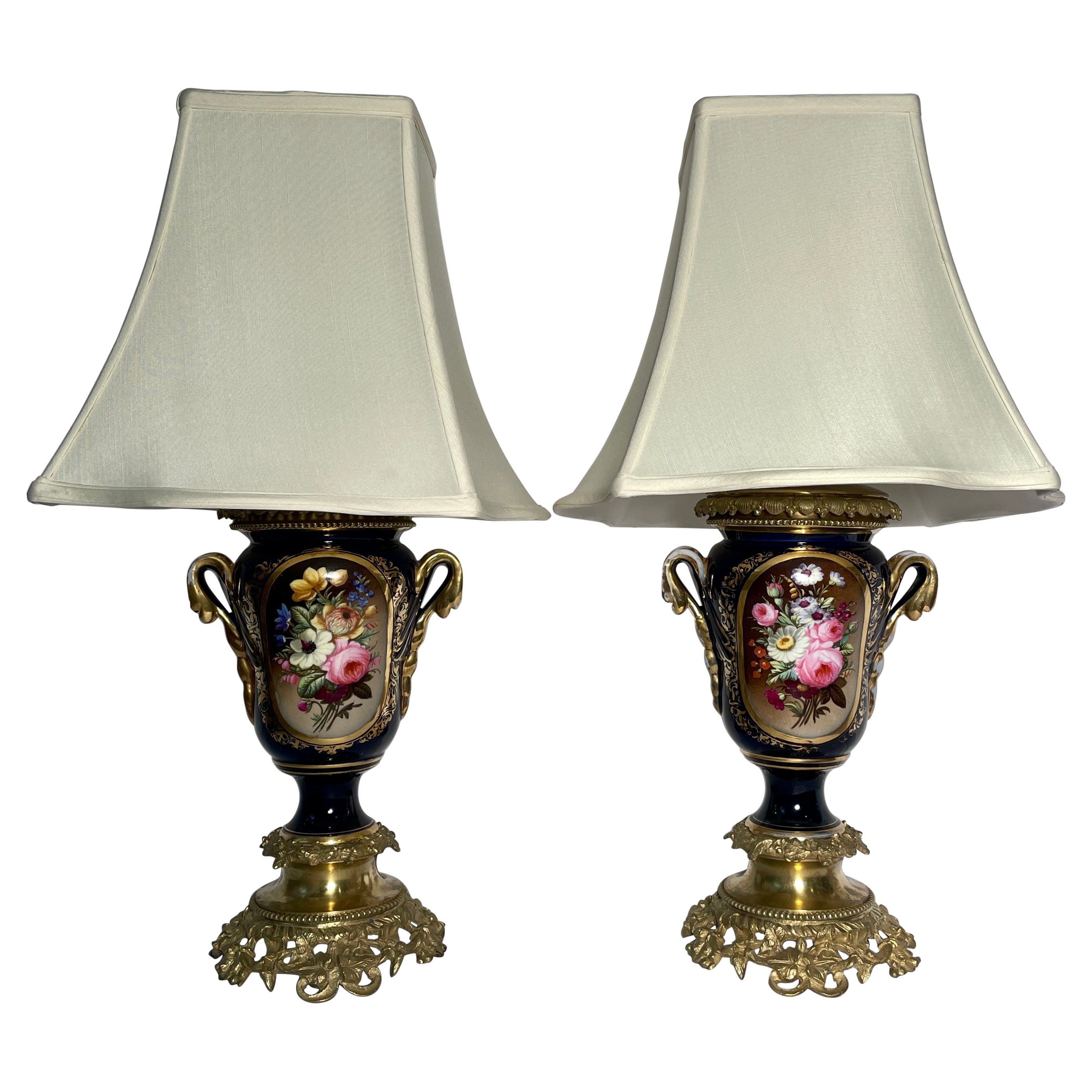 Par de Lámparas Antiguas Francesas de Porcelana Old Paris Azul Cobalto y Oro, Circa 1880