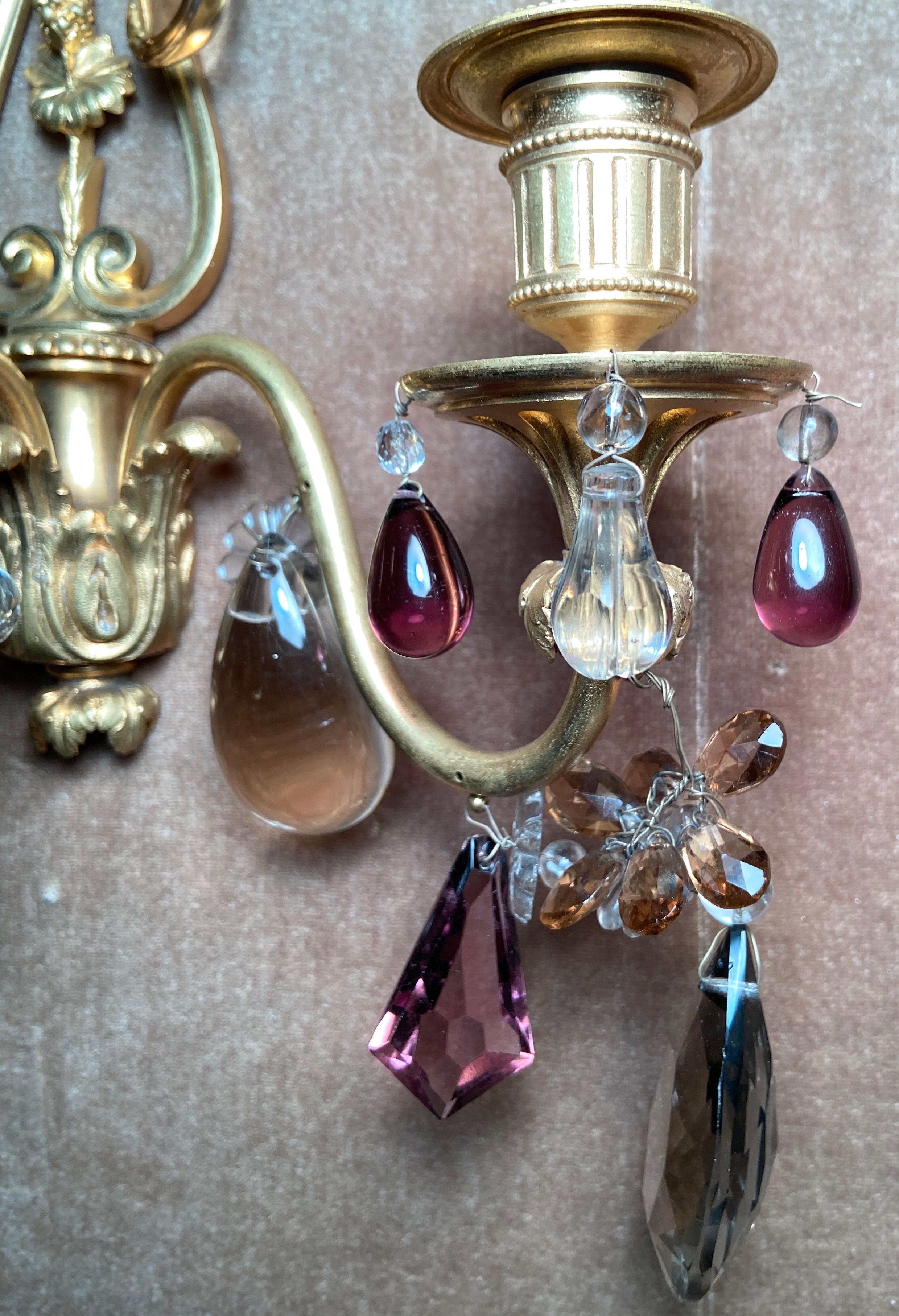 Coppia di antiche applique francesi in ormolu e cristallo di Baccarat, circa 1885 in vendita 1