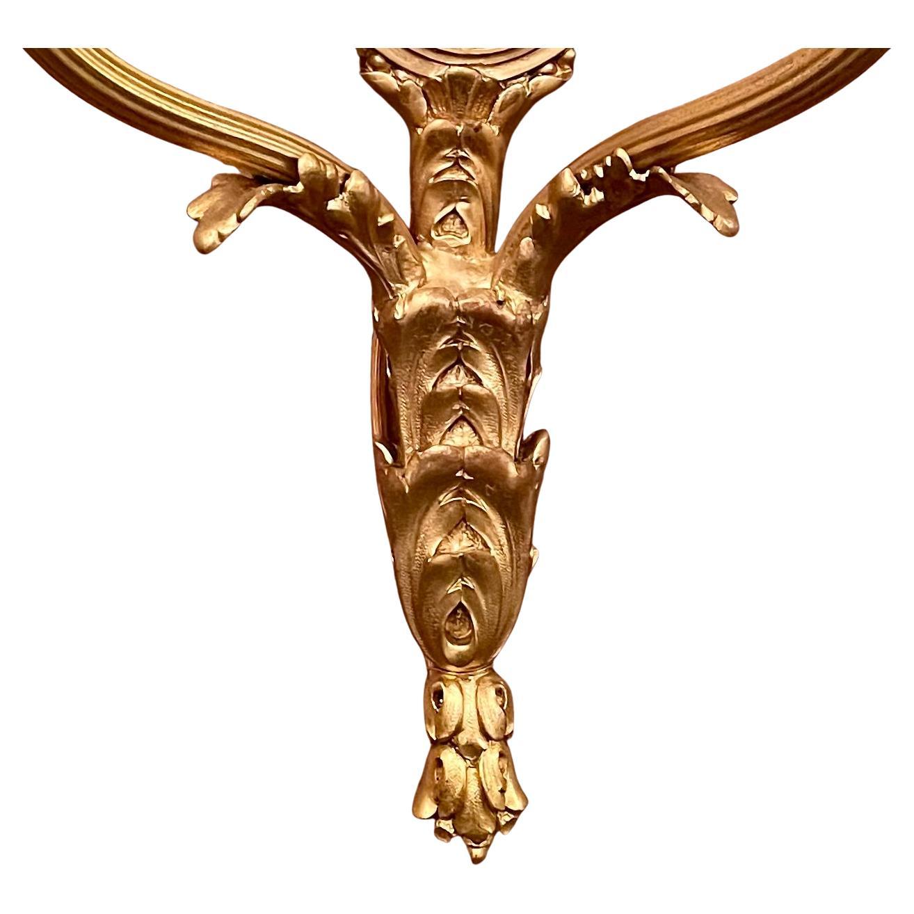 XIX secolo Coppia di antiche lampade francesi in porcellana Ormolu e Wedgwood, CIRCA 1885-1895. in vendita