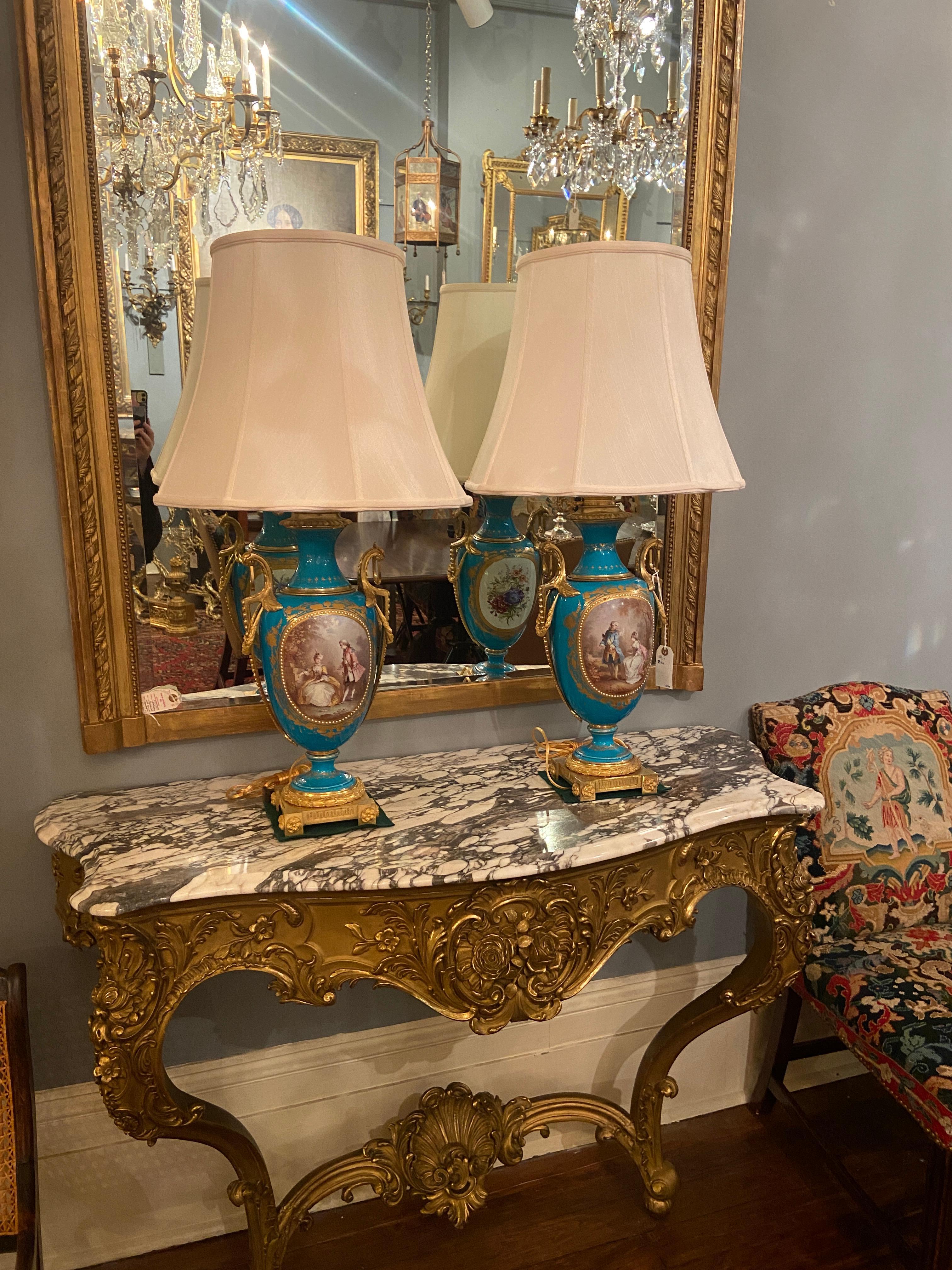 Paire de lampes anciennes en porcelaine bleue « Bijoux » montées en bronze doré, vers 1880 en vente 4