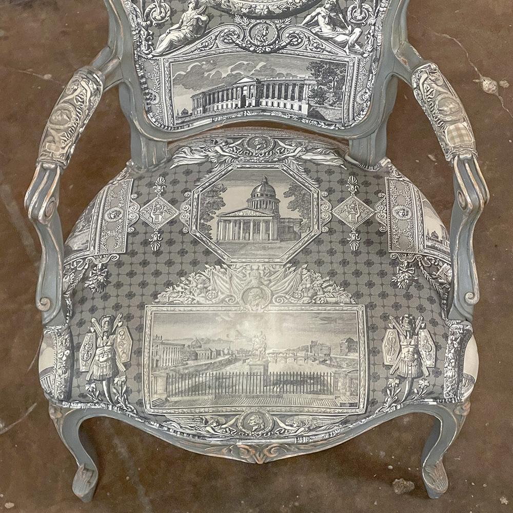 Paire de fauteuils français anciens peints de style Louis XV ~ Fauteuils en vente 6