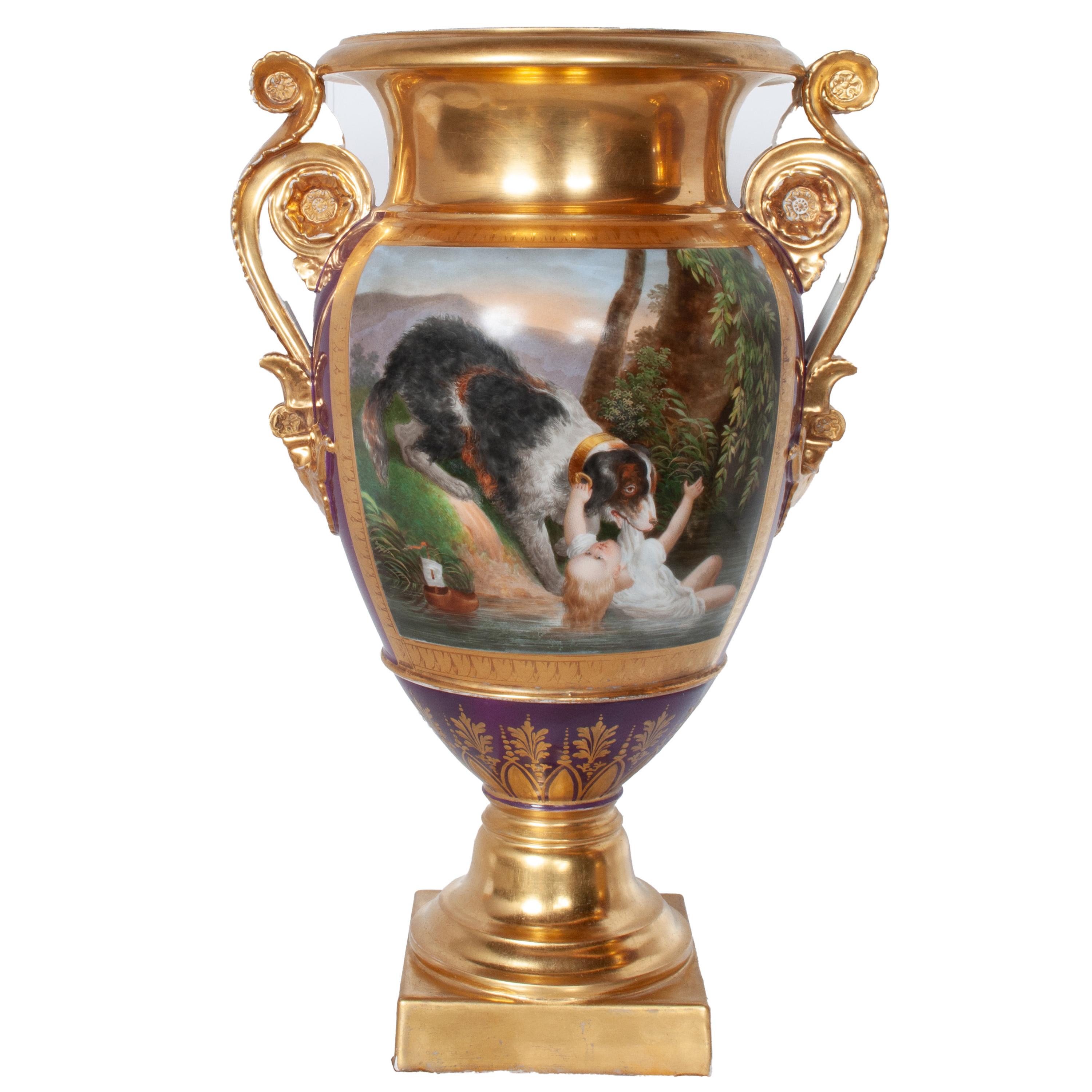 Une grande et merveilleuse paire de vases anciens en porcelaine de Paris Darte Frères, peints à la main et dorés, avec des scènes de chiens, et peints à la manière de Fragonard, vers 1810.
Les vases de forme balustre à fond d'or sont peints à la