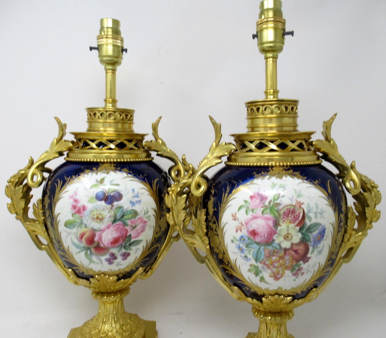 Pair Antique French Sèvres Porcelain Ormolu Gilt Bronze Dore Table Urn Lamps  In Good Condition In Dublin, Ireland
