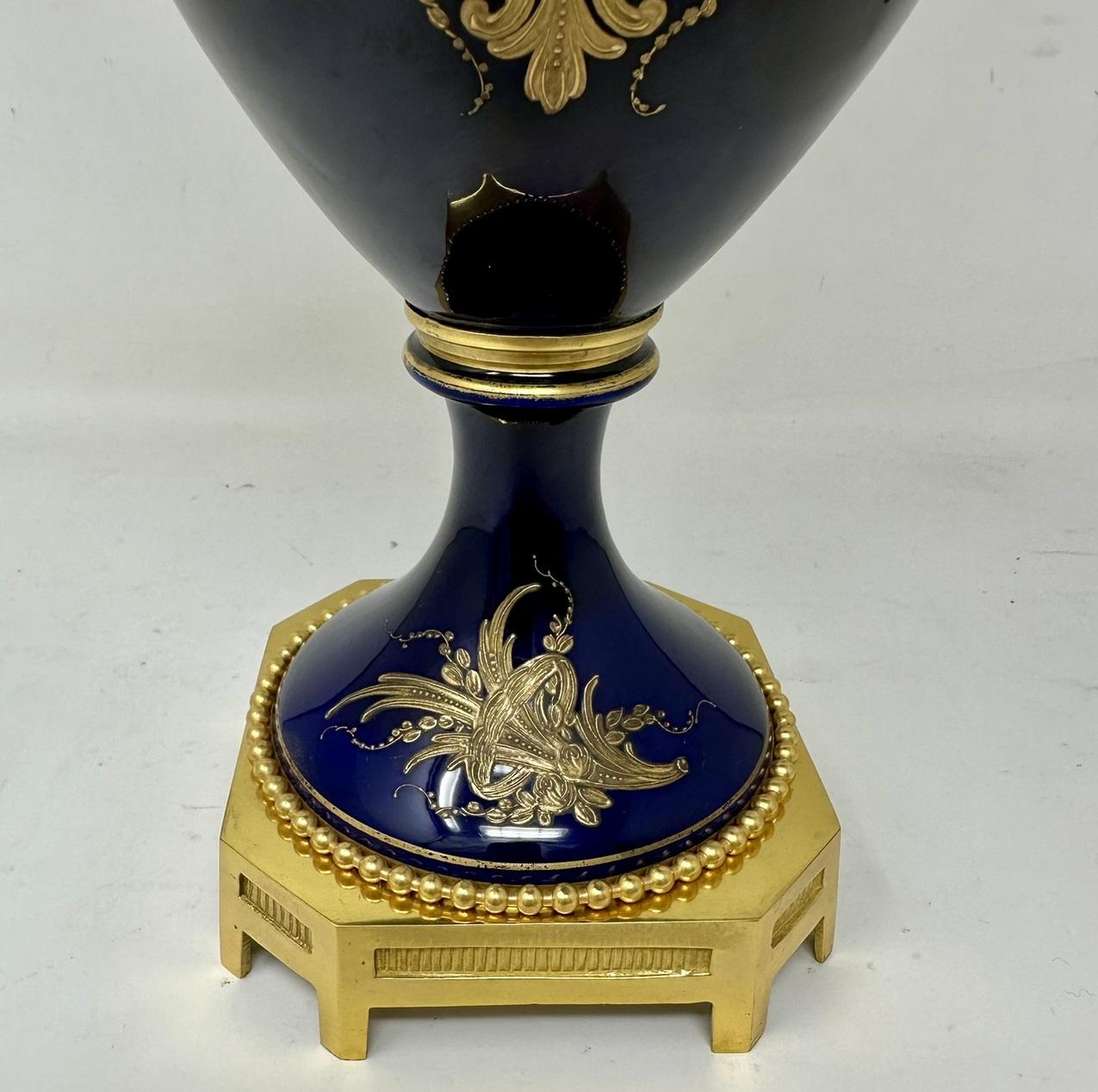 Pair Antique French Sèvres Porcelain Ormolu Gilt Bronze Dore Table Urn Lamps  For Sale 3