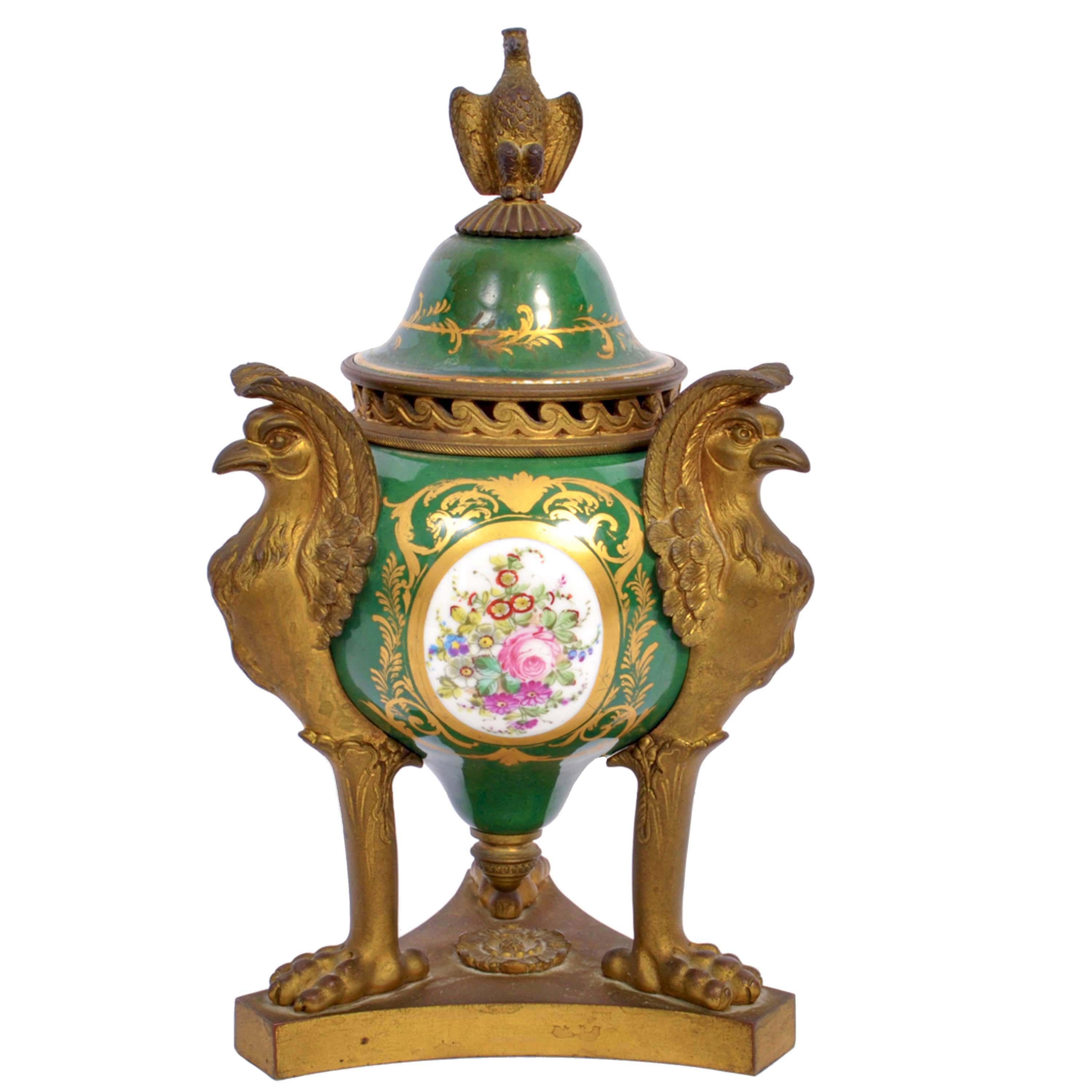 Pair Antique French 'Sevres' Red Porcelain Gilt Bronze Pot Pourri Urns 1804-1809 For Sale 7