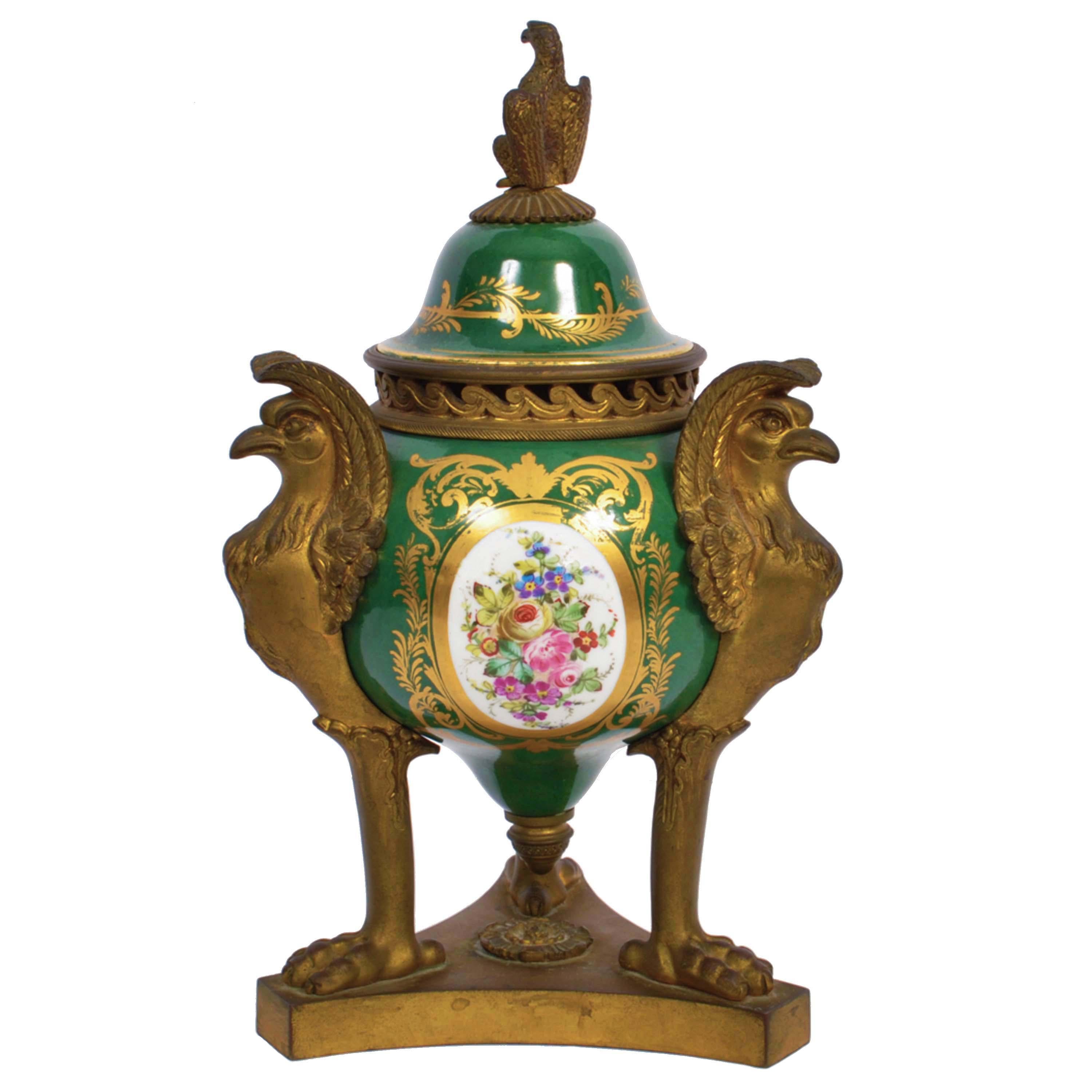 Pair Antique French 'Sevres' Red Porcelain Gilt Bronze Pot Pourri Urns 1804-1809 For Sale 2