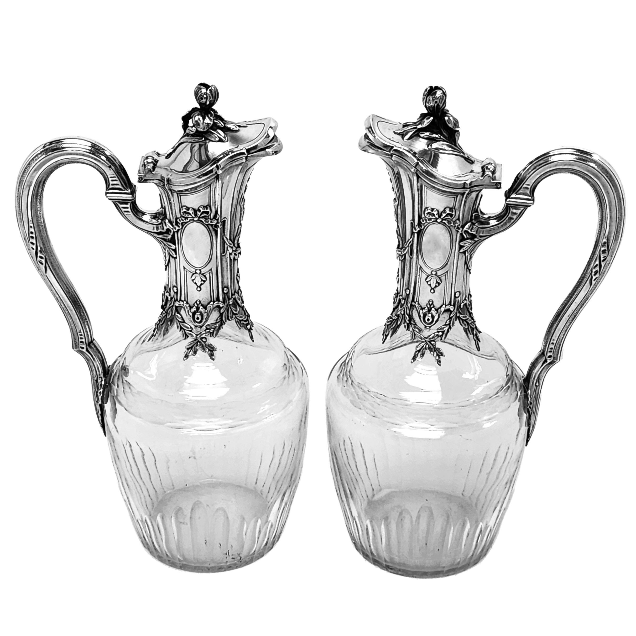 Francese Coppia di brocche da claret in argento francese / decanter per vino c. 1890 in vendita