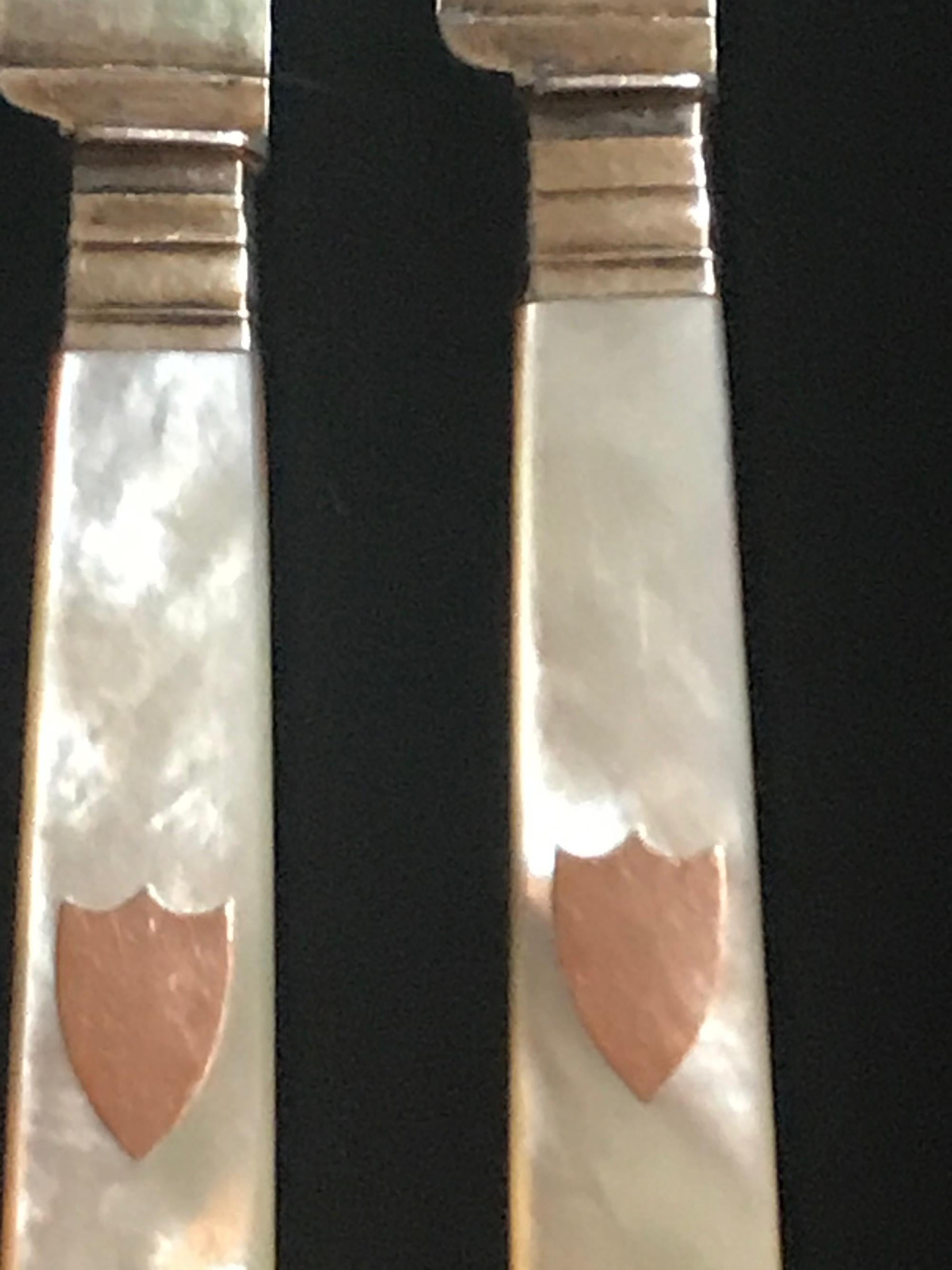 Pair of Antique French Silver Gilt Fruit Knives, Mother of Pearl Handle, Paris For Sale 2
